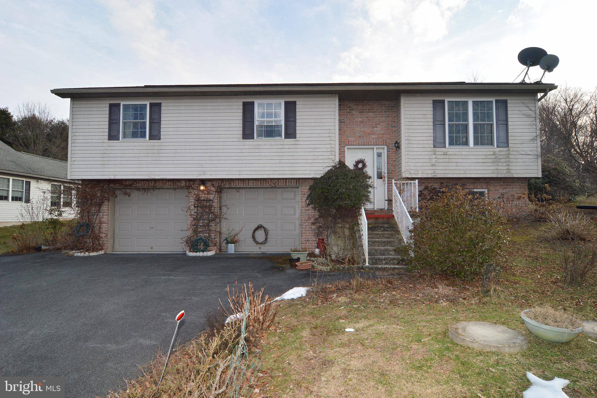 Auburn, PA 17922,687 WYNONAH DR