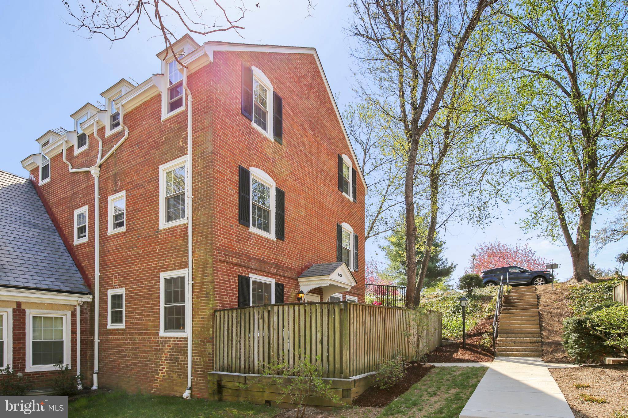 Arlington, VA 22206,3302 S WAKEFIELD ST