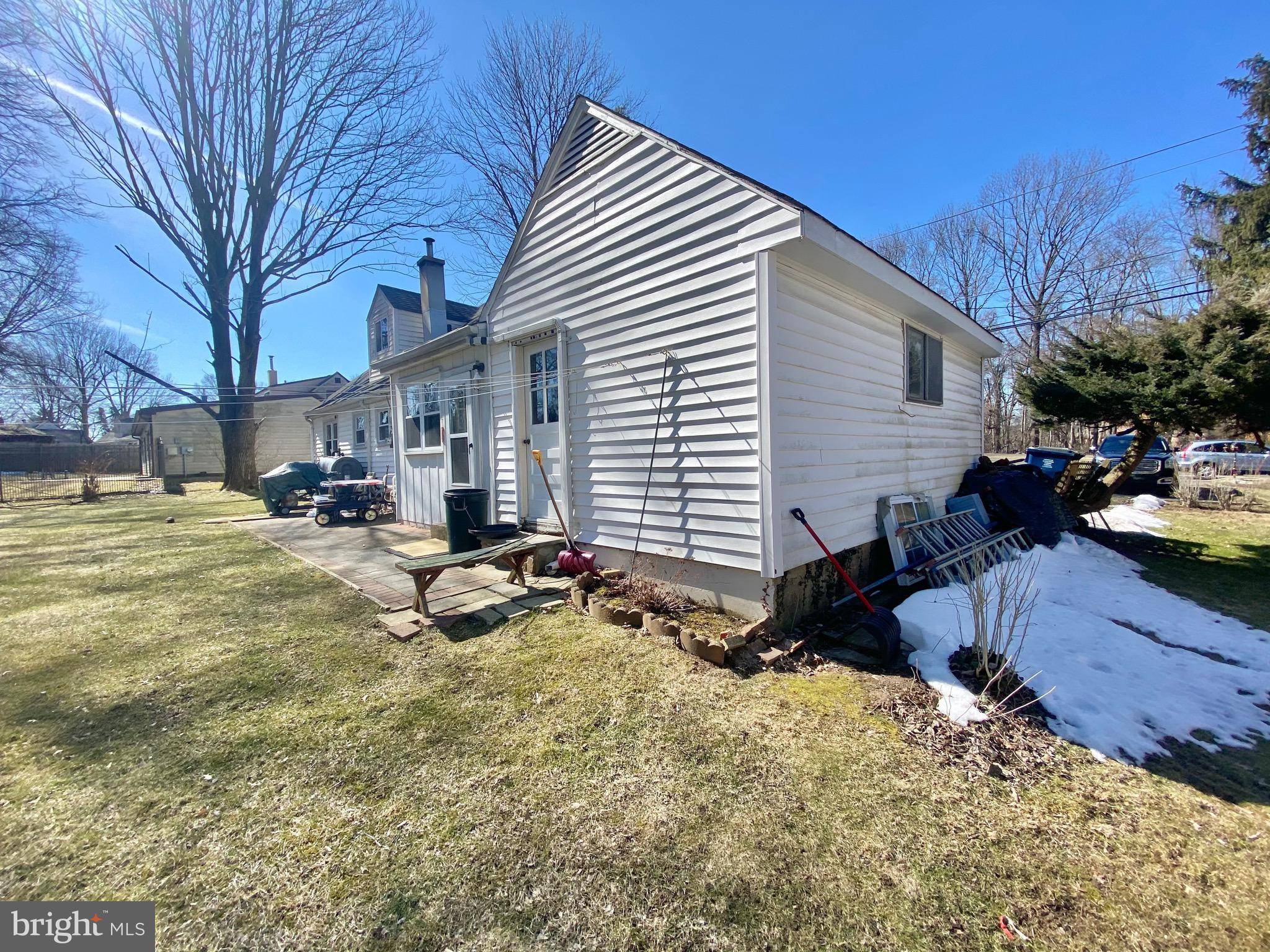 Yardley, PA 19067,284 OXFORD VALLEY RD