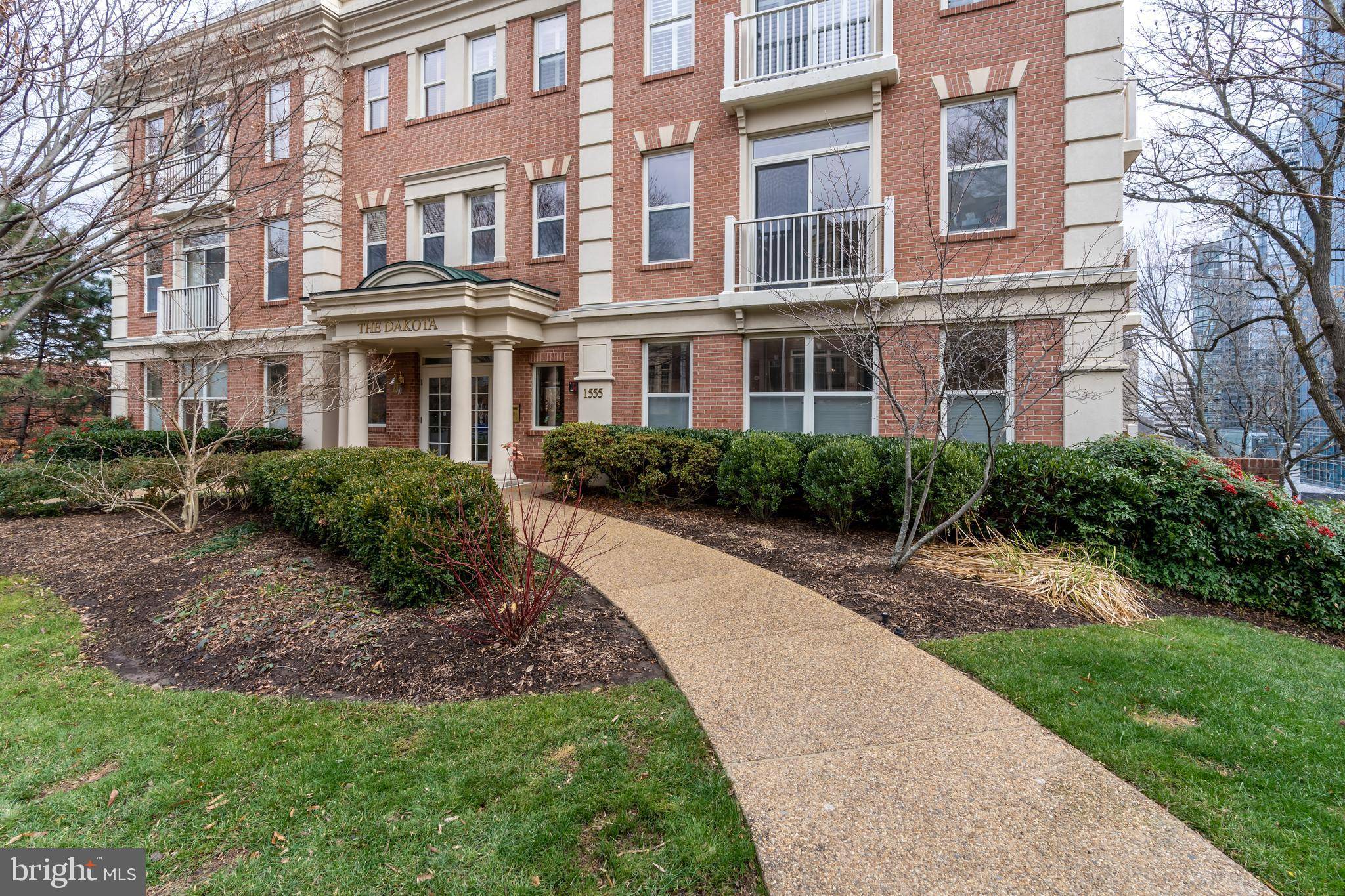 Arlington, VA 22209,1555 N COLONIAL TER #100