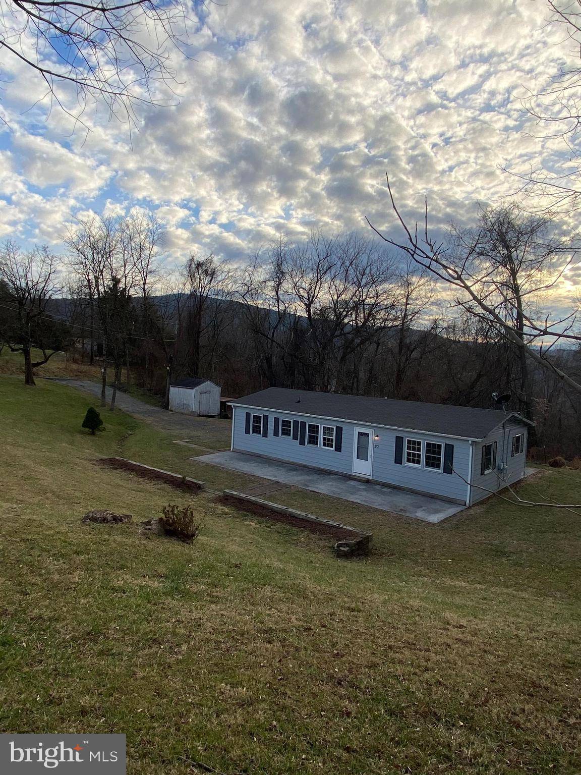 Linden, VA 22642,20 APPLE ORCHARD DR