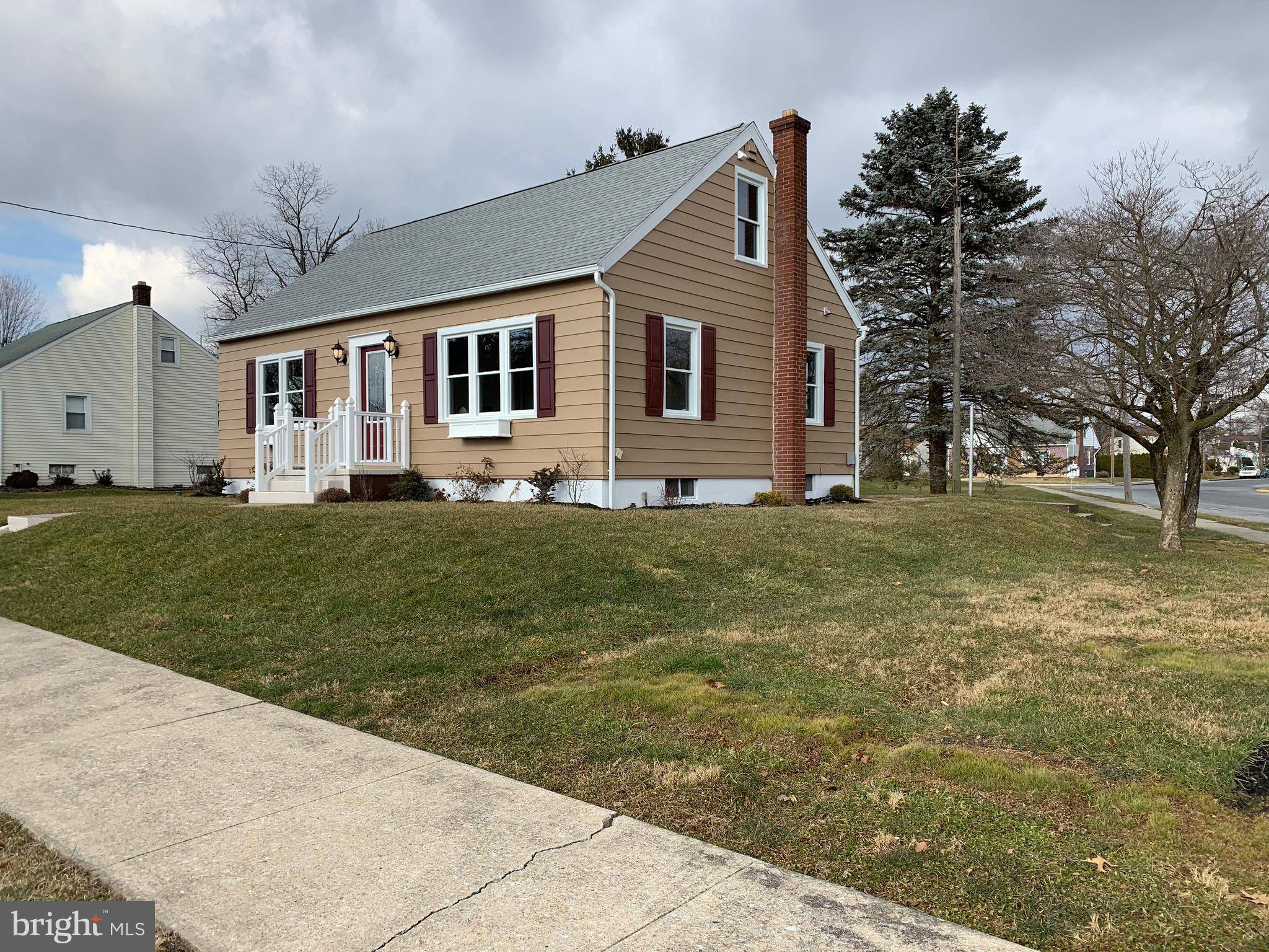 Cleona, PA 17042,207 W LOCUST ST