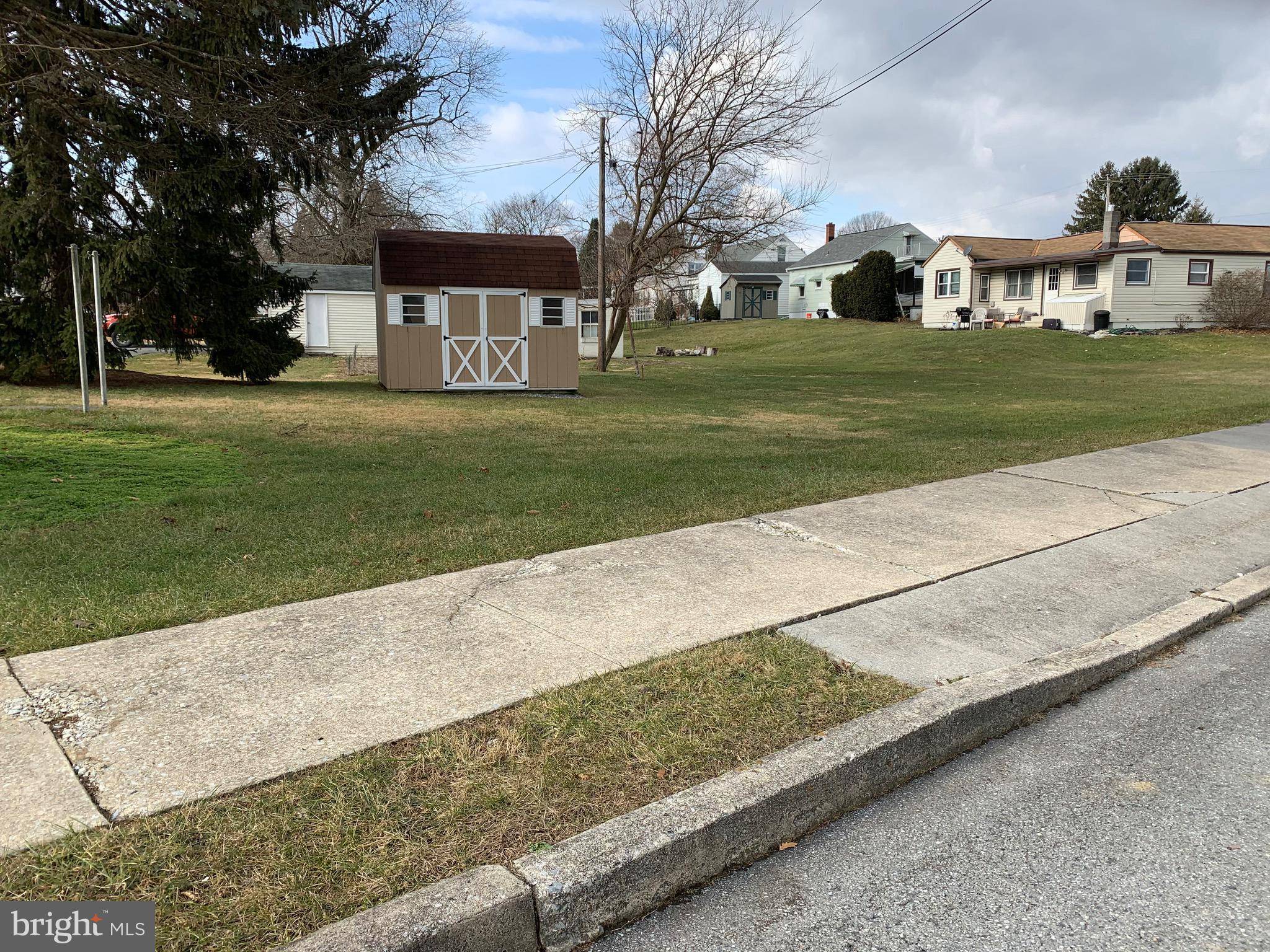 Cleona, PA 17042,207 W LOCUST ST