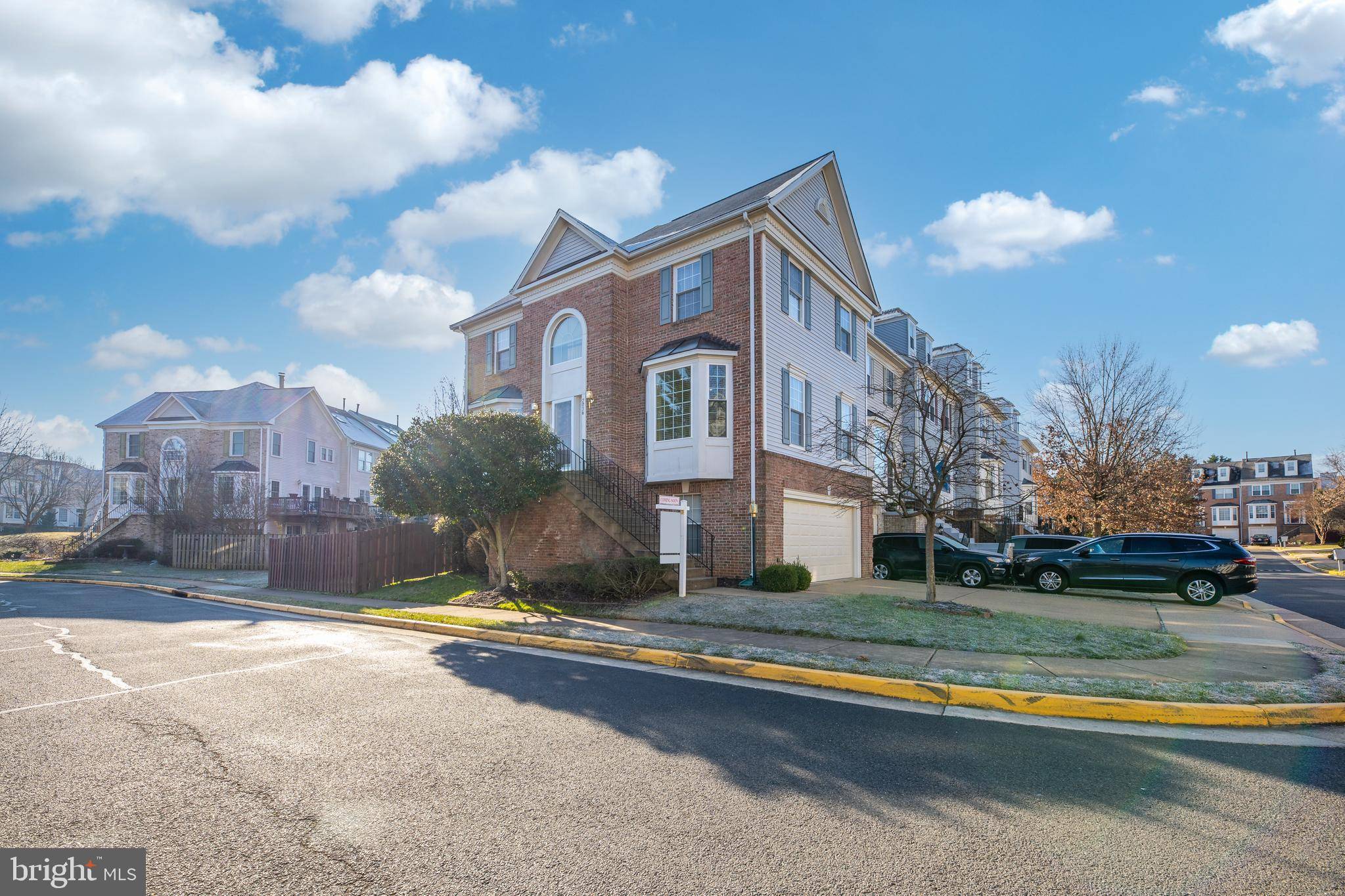 Alexandria, VA 22315,7036 KINGS MANOR DR