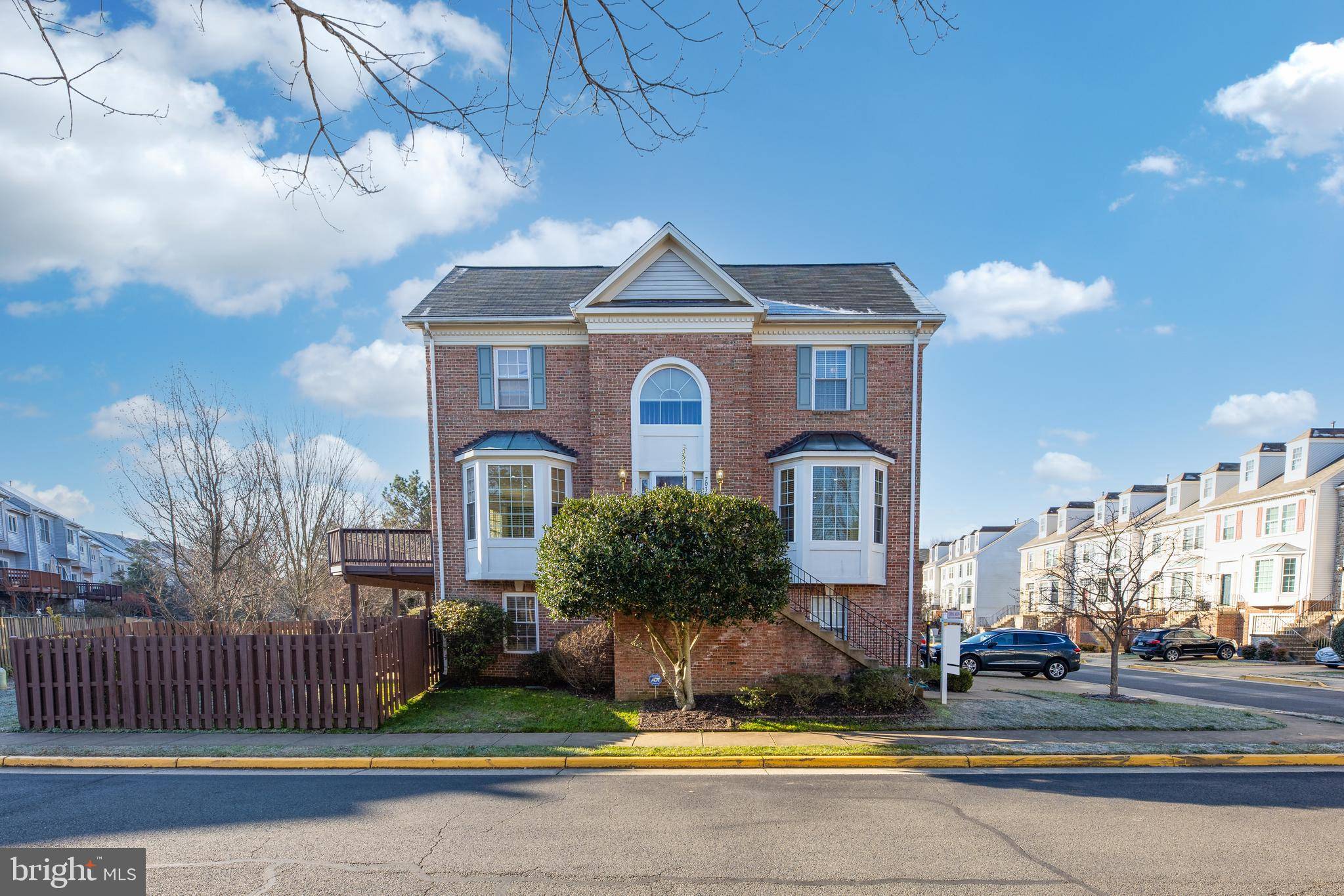 Alexandria, VA 22315,7036 KINGS MANOR DR