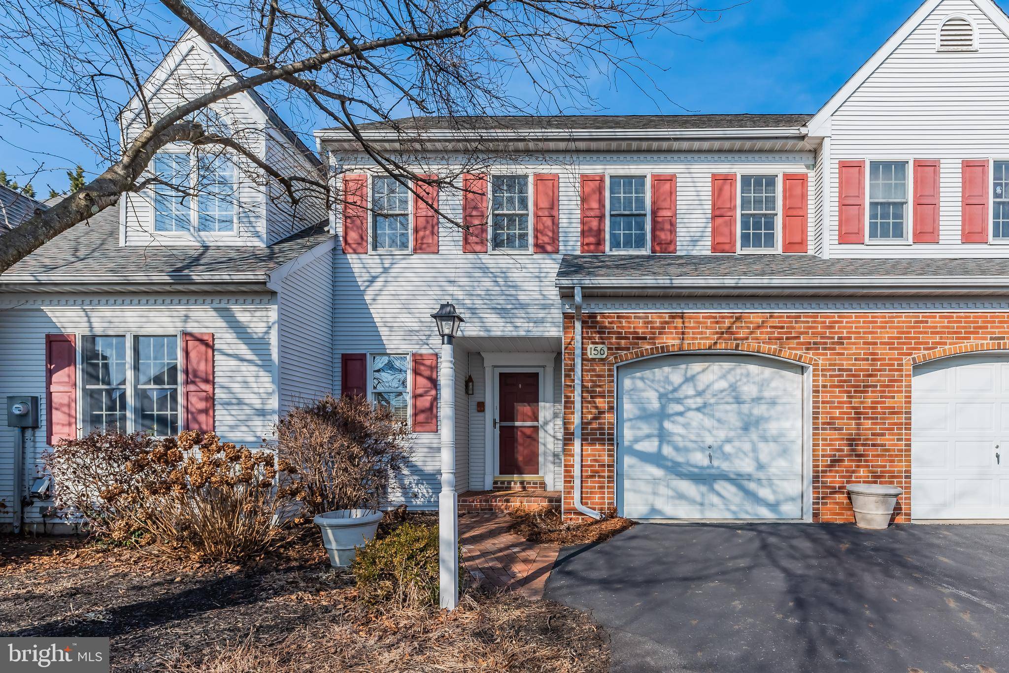 York, PA 17406,156 CARRIAGE HILL LN