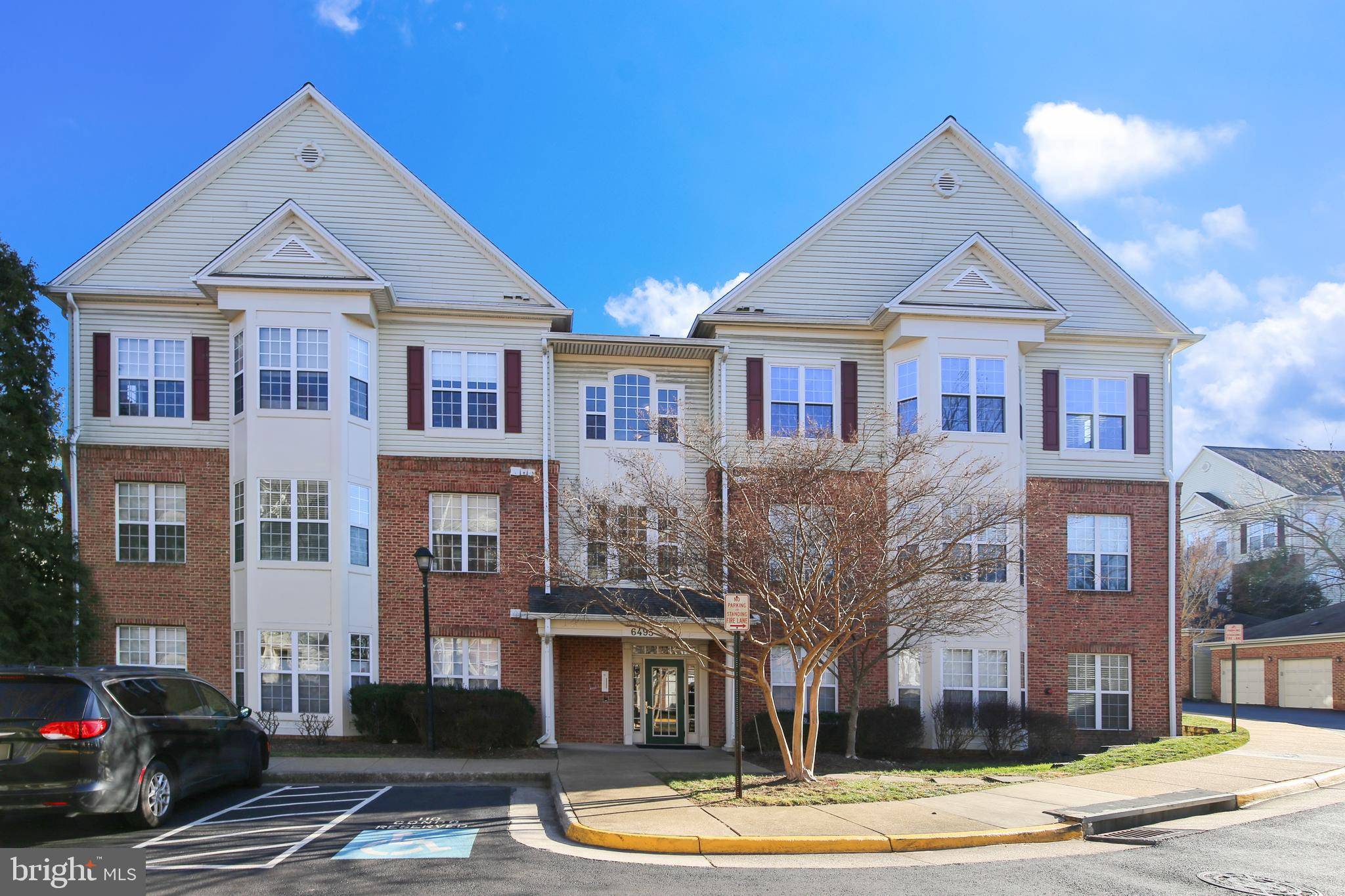 Alexandria, VA 22312,6495 TAYACK PL #302