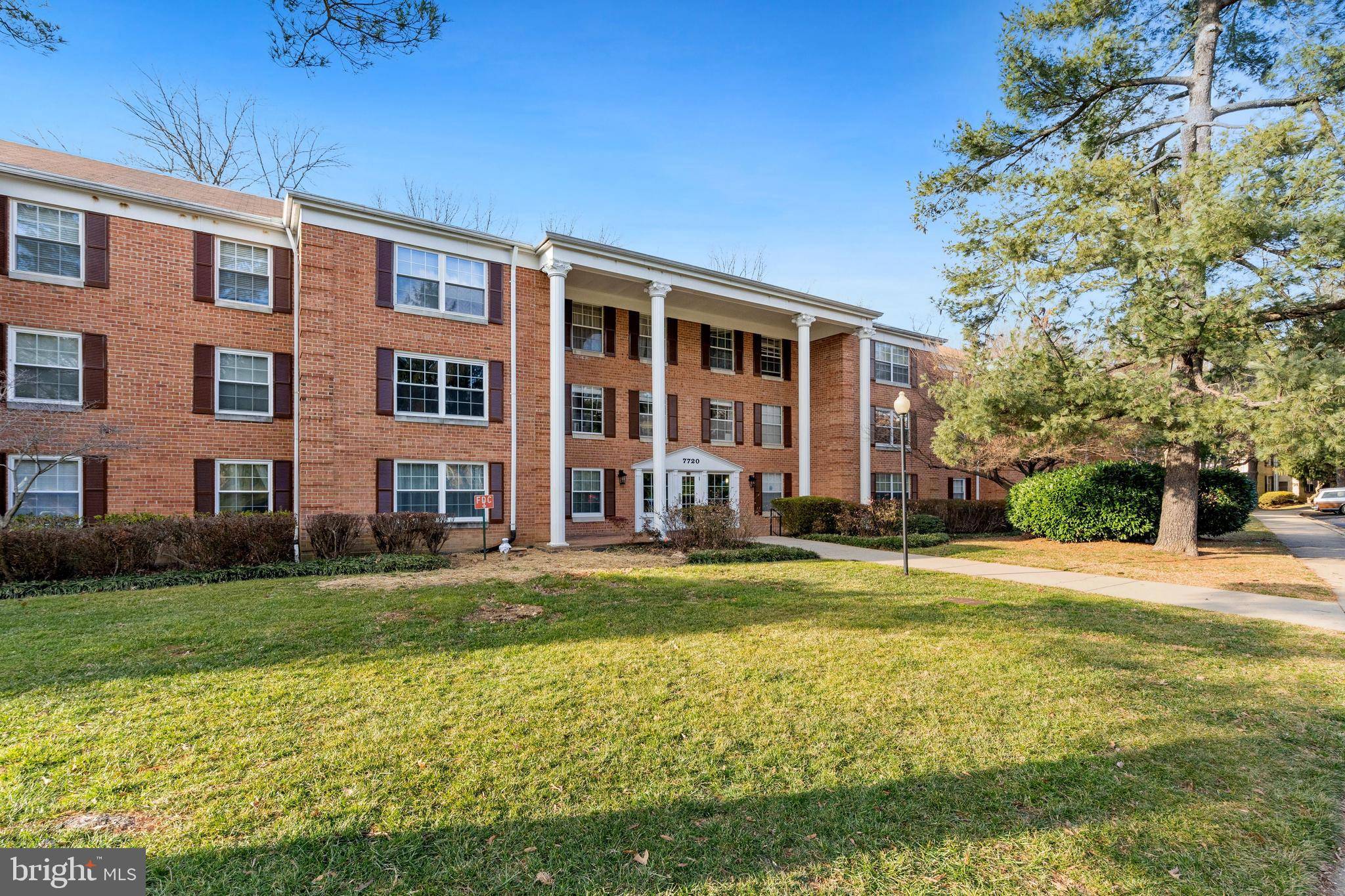 Mclean, VA 22102,7720 TREMAYNE PL #215