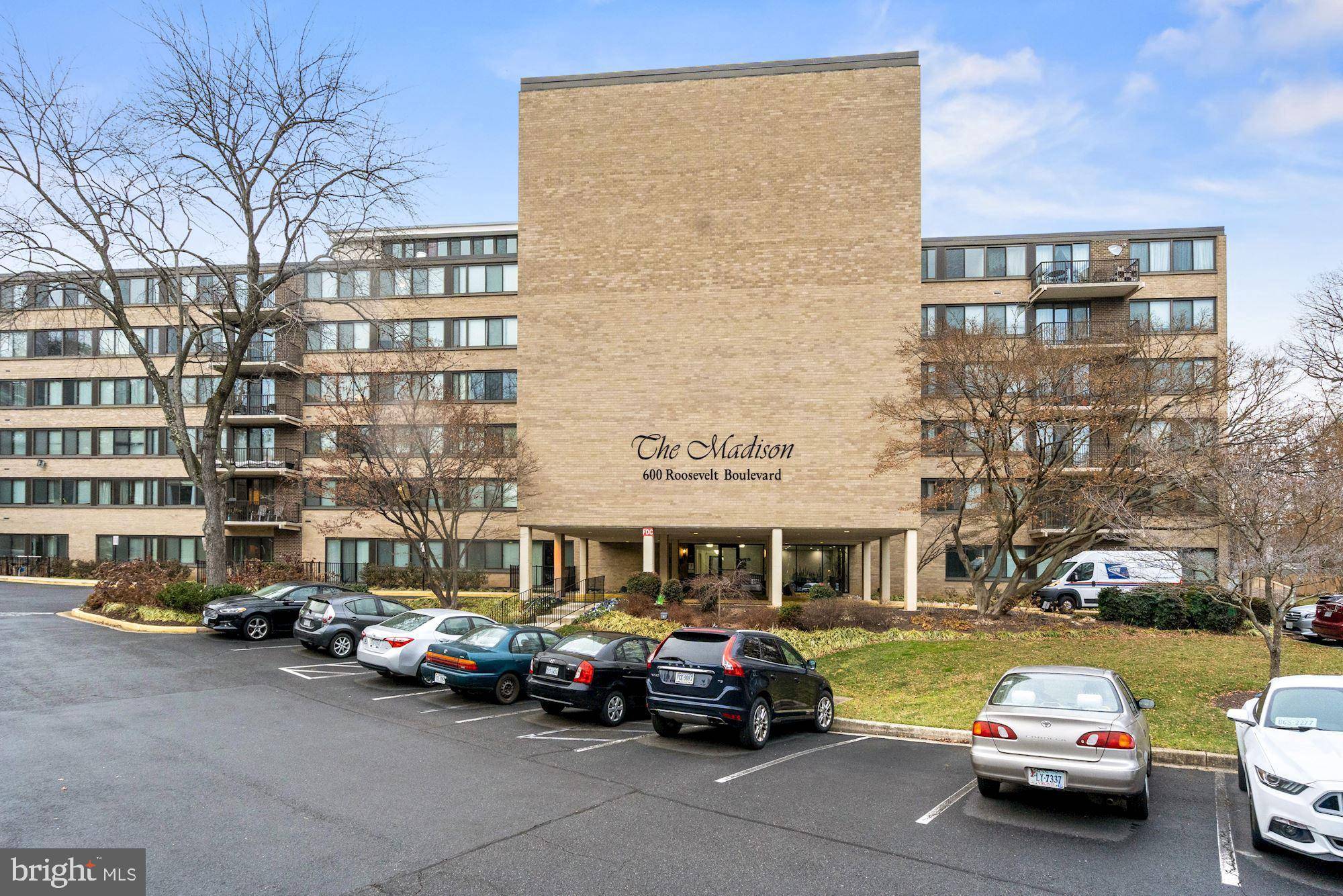 Falls Church, VA 22044,600 ROOSEVELT BLVD #106