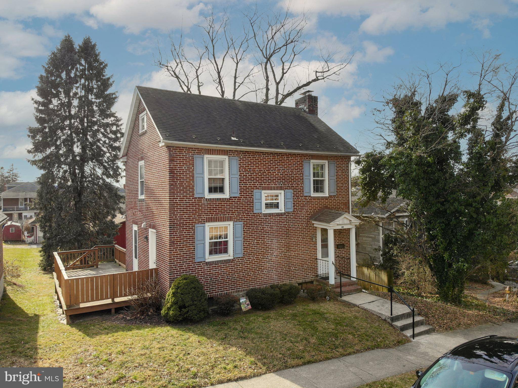 Reading, PA 19609,2122 FAIRVIEW ST