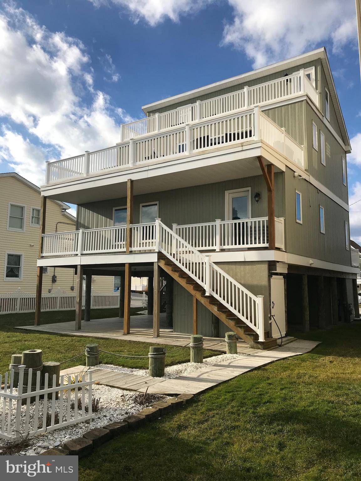 Brigantine, NJ 08203,1004 E BEACH AVE