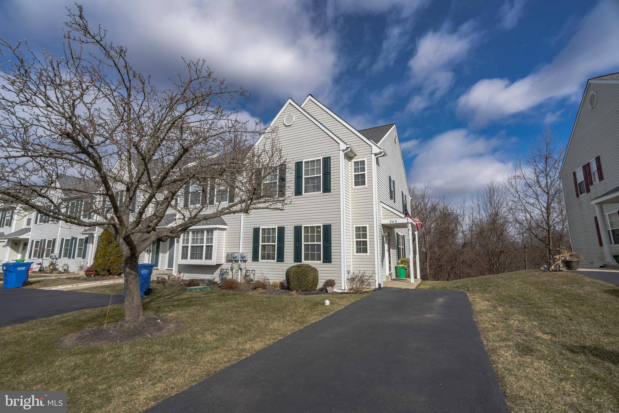 Aston, PA 19014,242 SPRING VALLEY WAY