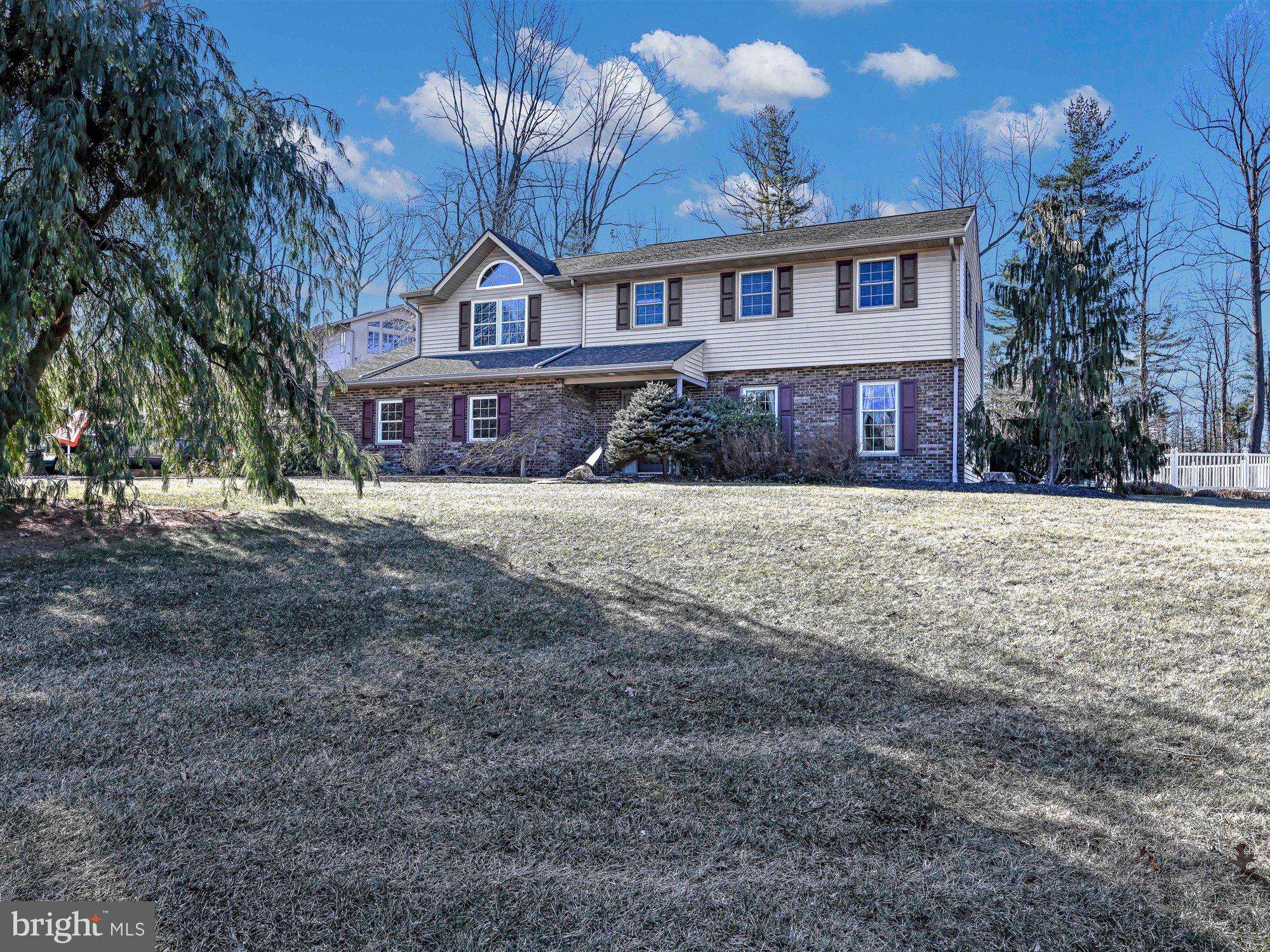 Robesonia, PA 19551,312 FOXCROFT LN