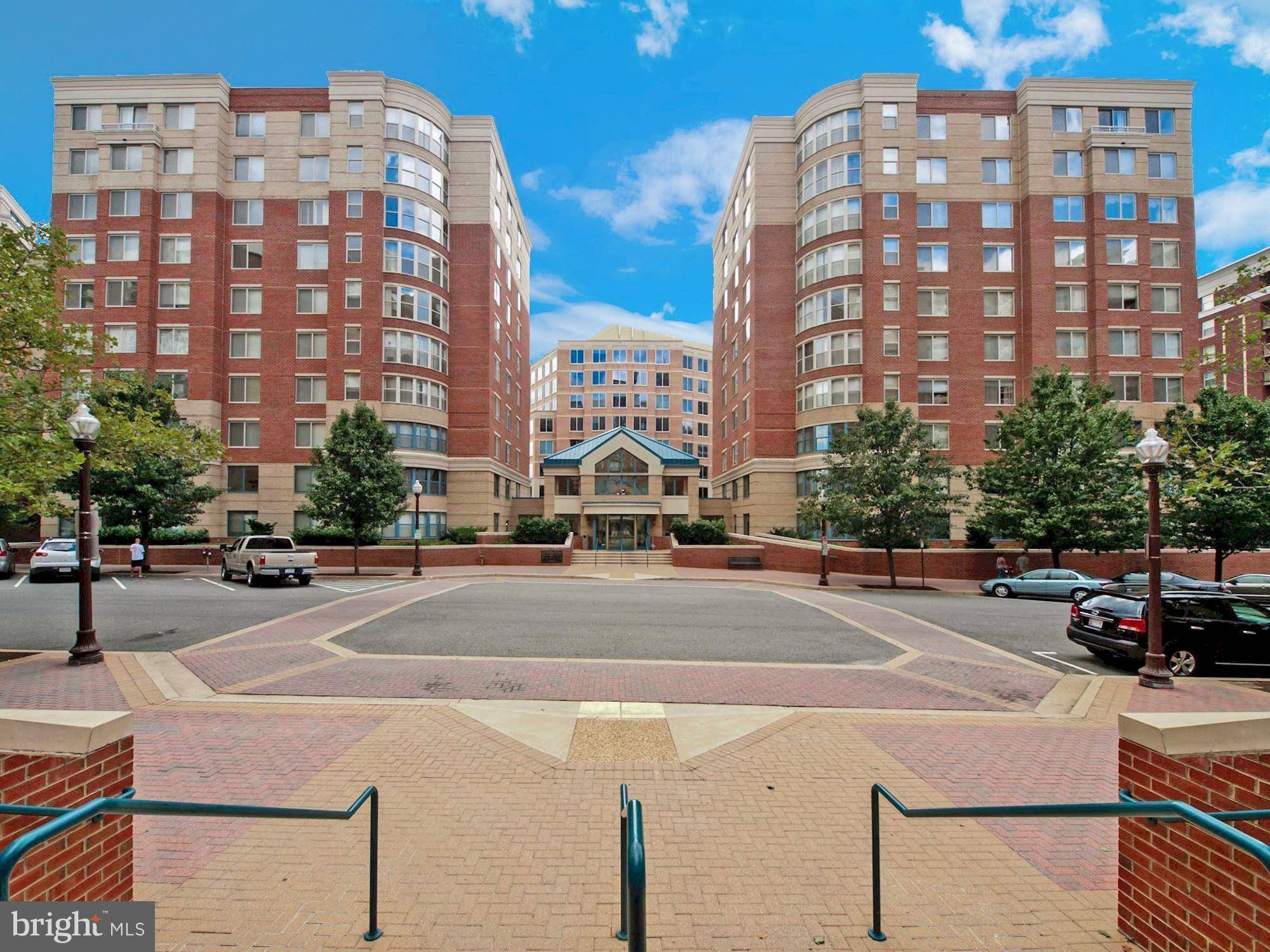 Arlington, VA 22203,3830 9TH ST N #905W