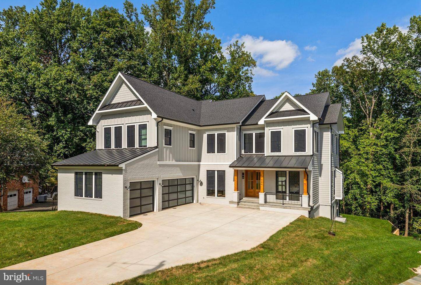 Mclean, VA 22101,1464 WAGGAMAN CIR