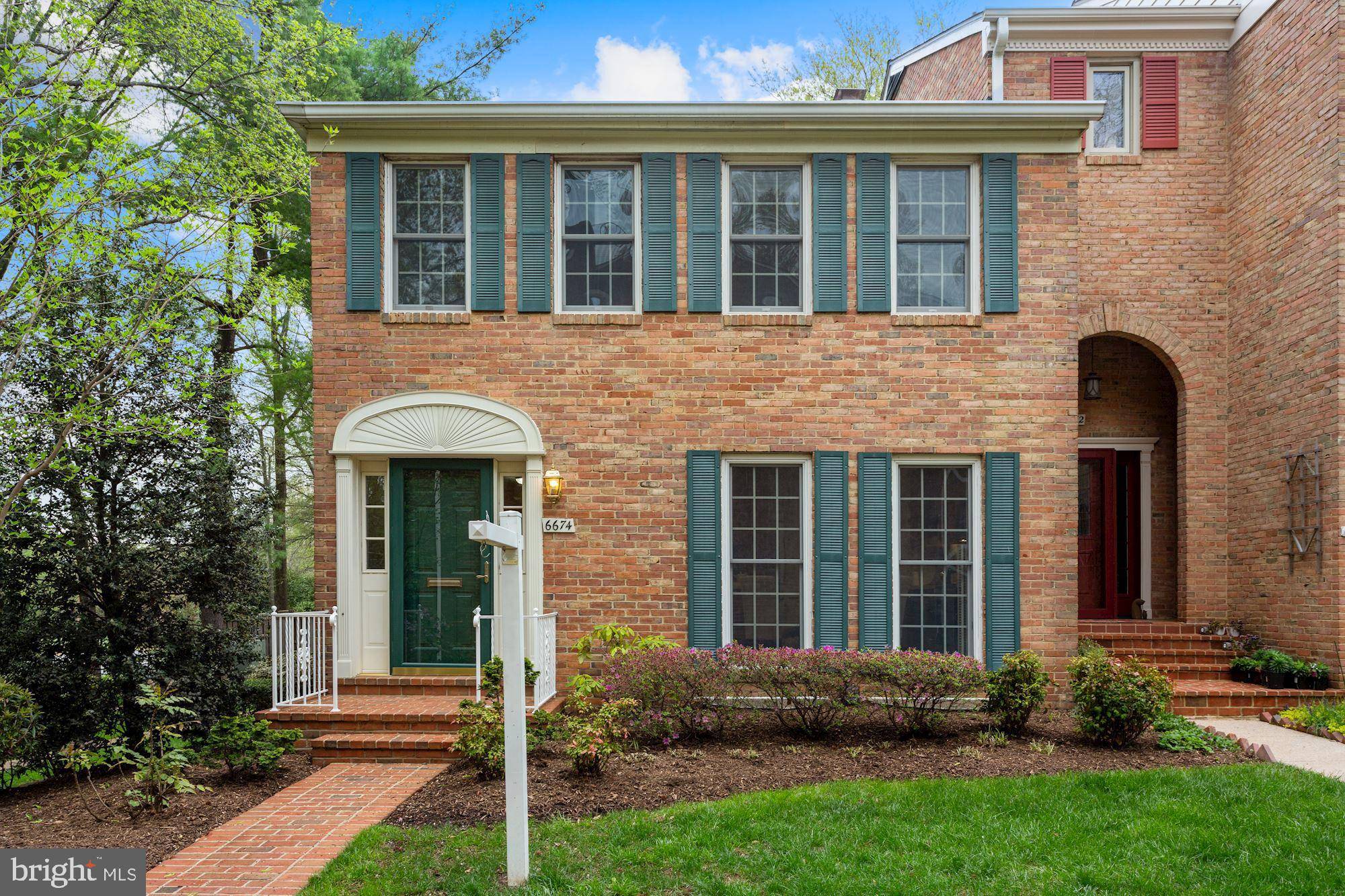 Falls Church, VA 22043,6674 MIDHILL PL