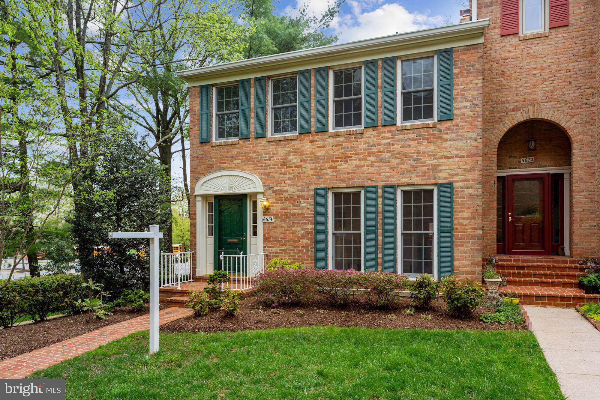 Falls Church, VA 22043,6674 MIDHILL PL