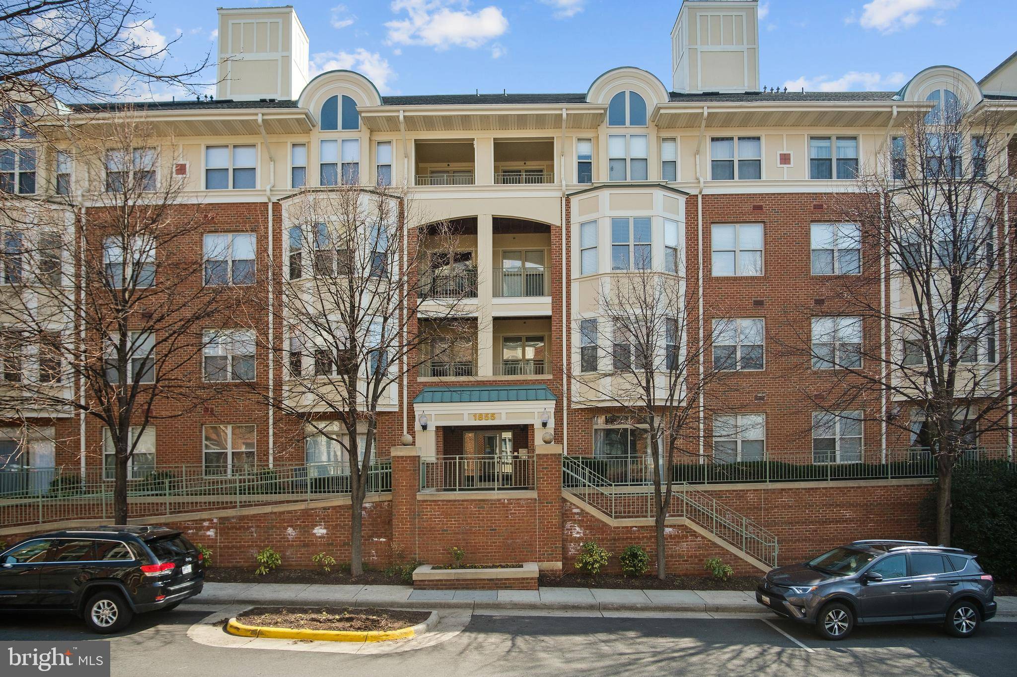 Reston, VA 20190,1855 STRATFORD PARK PL #215