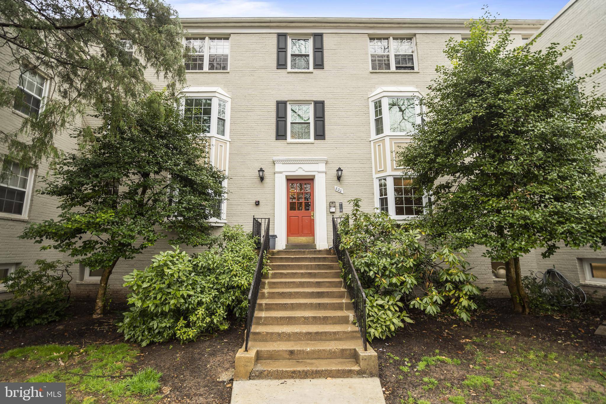 Arlington, VA 22204,820 S ARLINGTON MILL DR #3-104