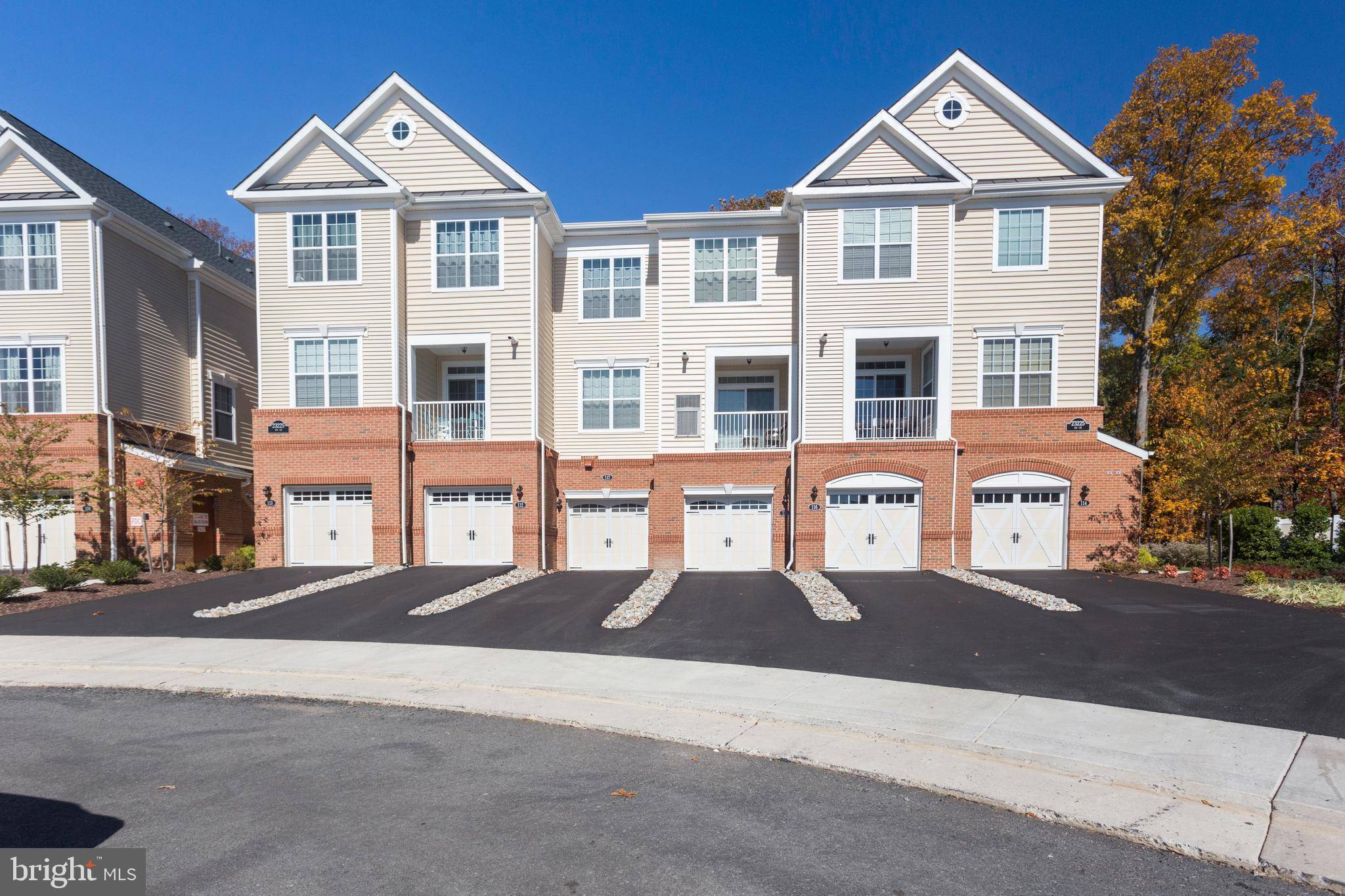 Ashburn, VA 20148,23225 MILLTOWN KNOLL SQ #117