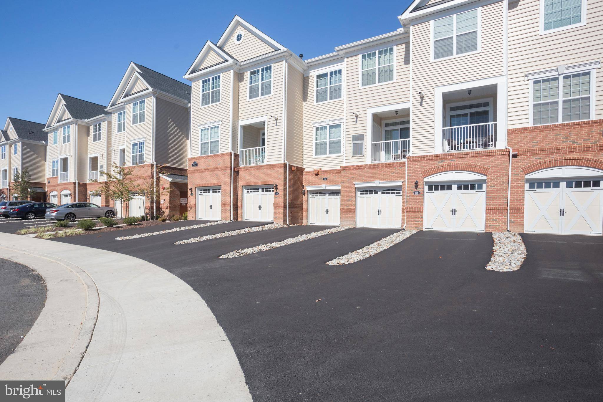 Ashburn, VA 20148,23225 MILLTOWN KNOLL SQ #117