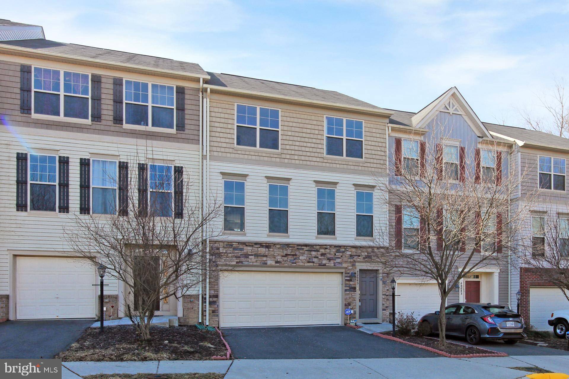 Ashburn, VA 20148,42645 MACAULEY PL