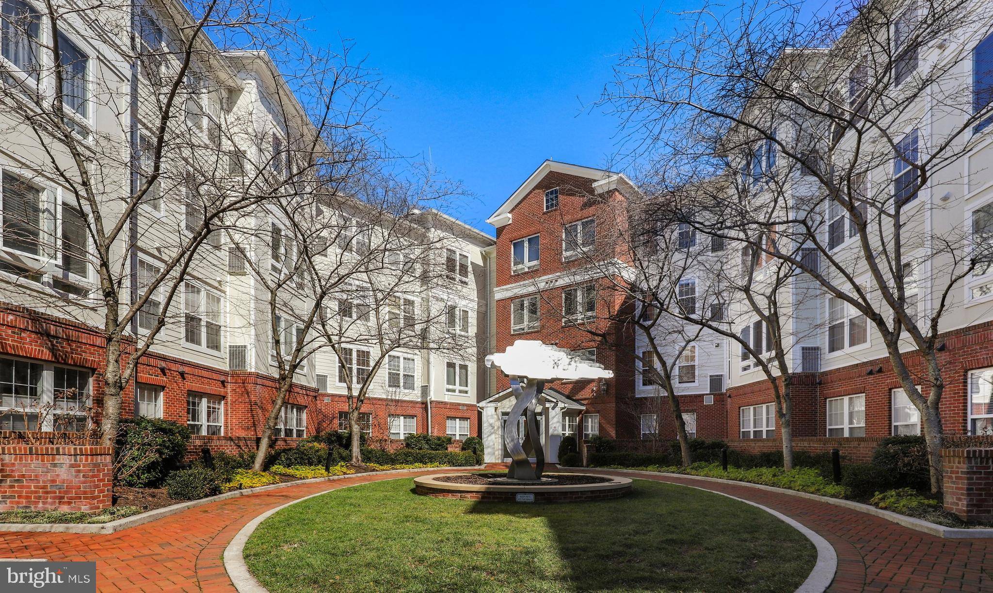 Arlington, VA 22204,801 S GREENBRIER ST #106