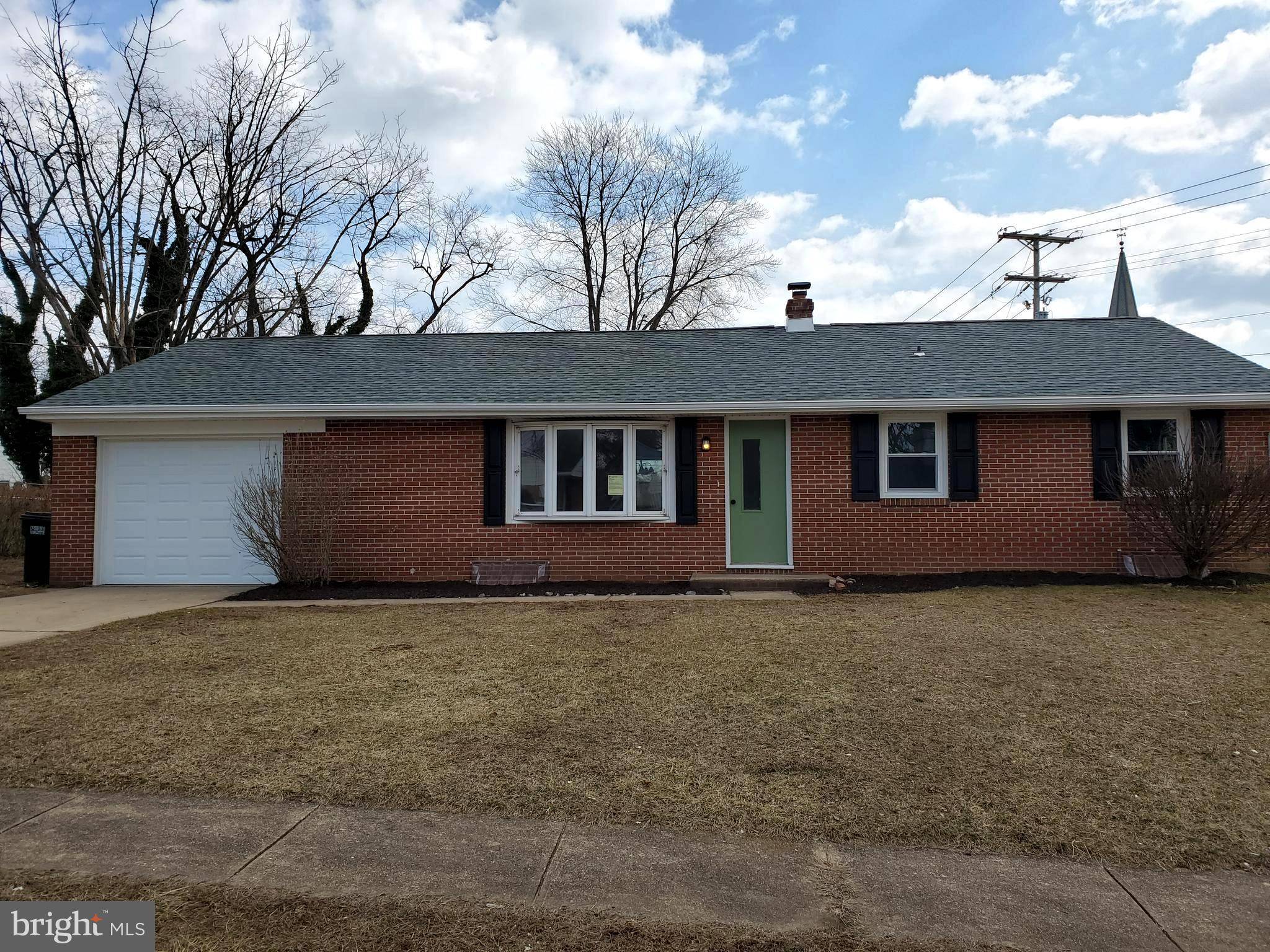 York, PA 17408,2170 BON AIRE DR