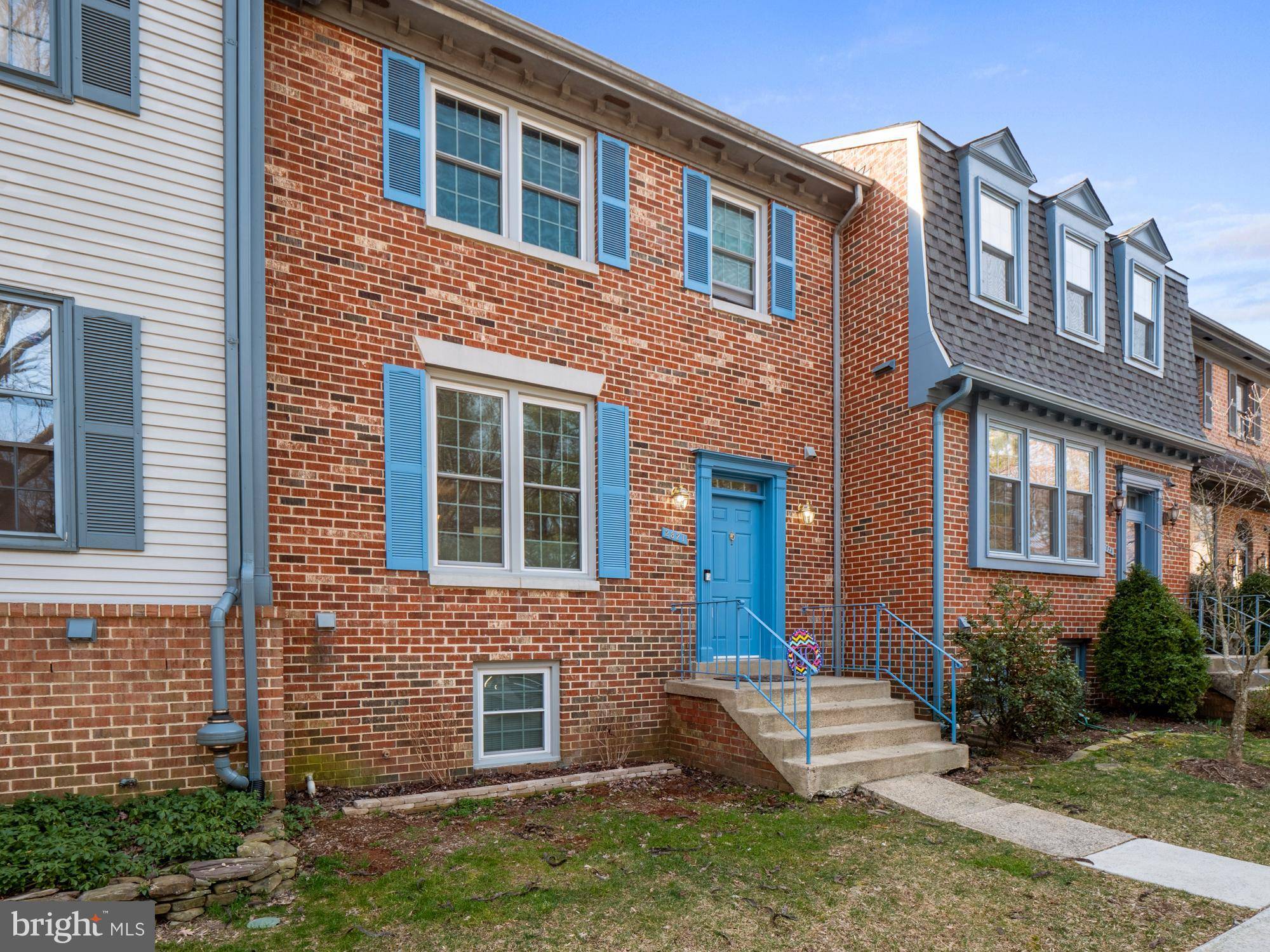 Vienna, VA 22181,2821 KELLY SQ