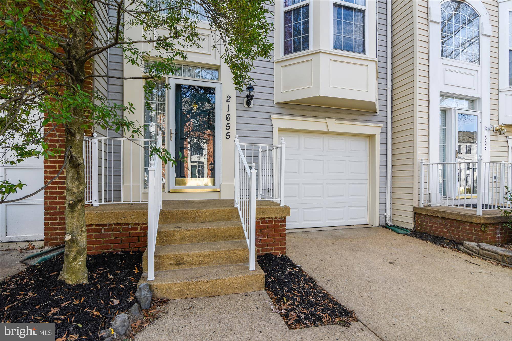 Ashburn, VA 20148,21655 FRAME SQ