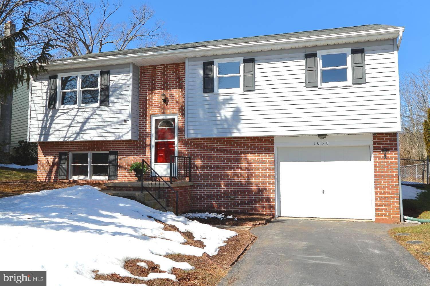 Denver, PA 17517,1050 HOLLY LN