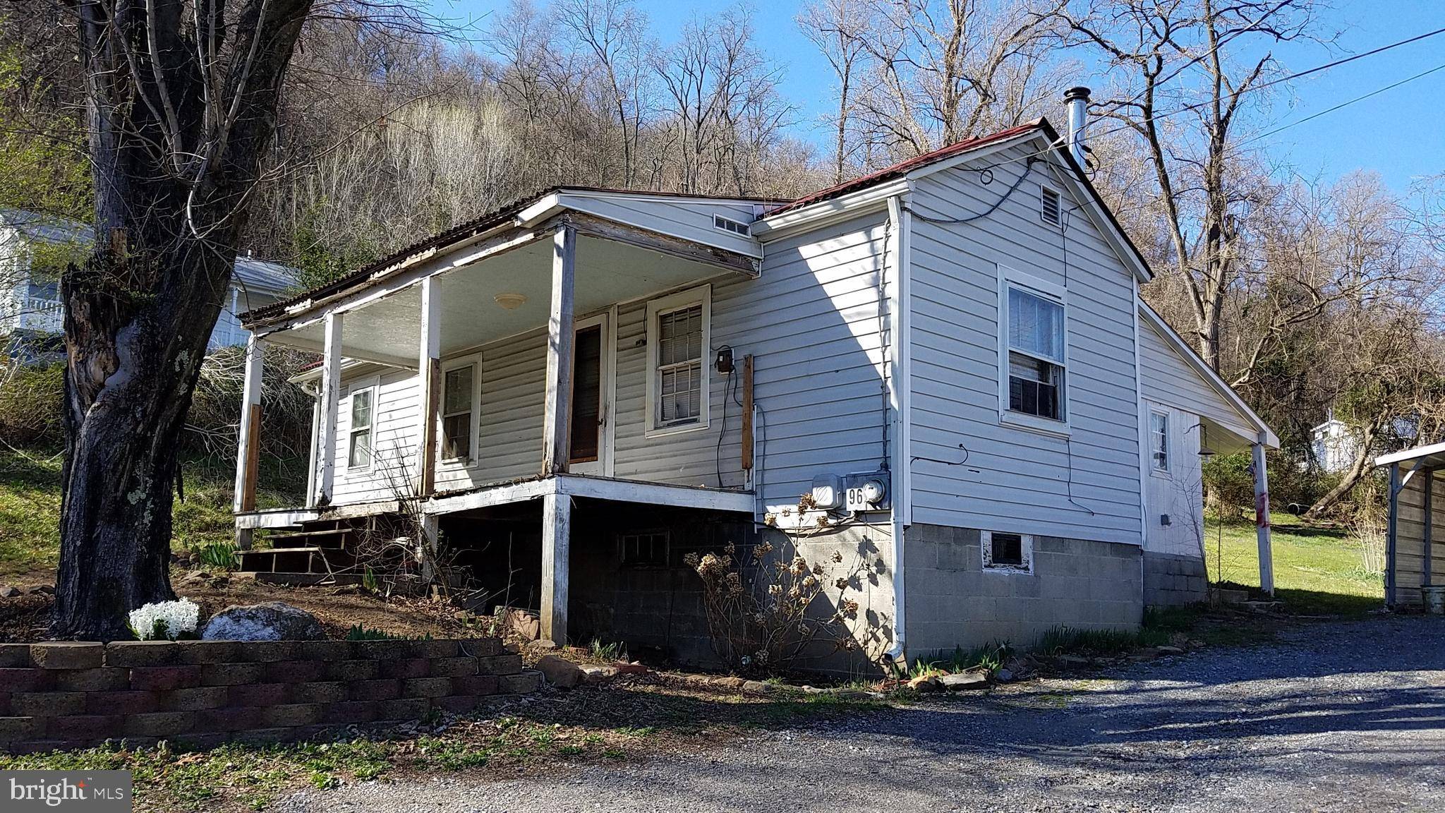 Berkeley Springs, WV 25411,96 GEORGE LN