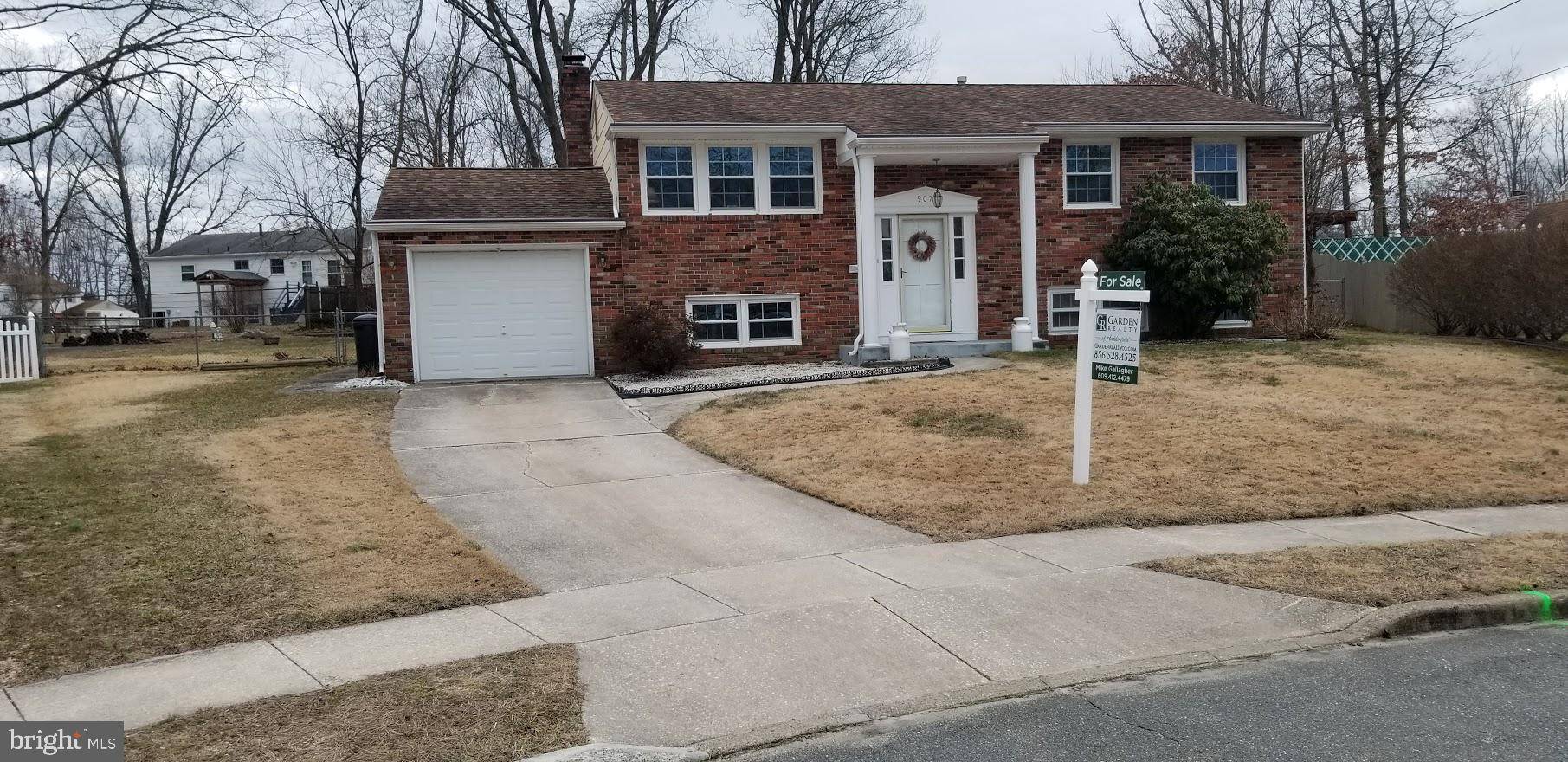 Blackwood, NJ 08012,907 LIVINGSTON CT