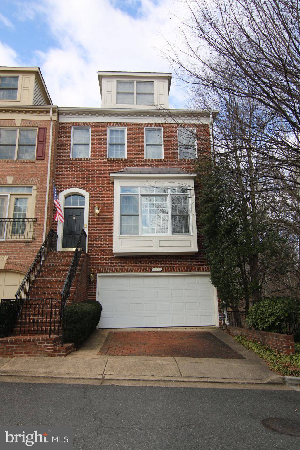 Arlington, VA 22209,2223 N OAK CT