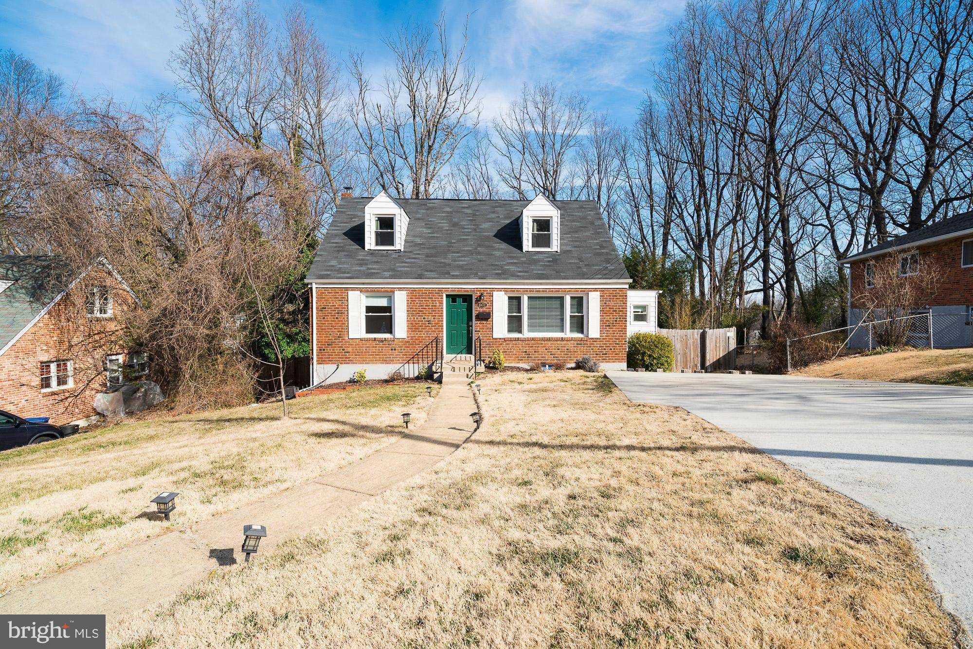 Falls Church, VA 22041,6472 OAKWOOD DR