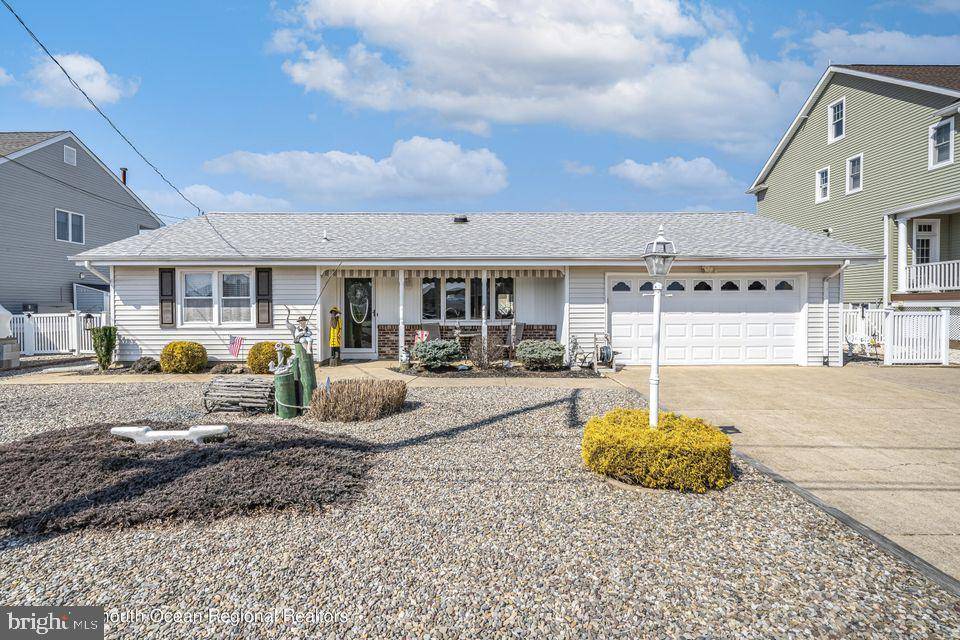 Forked River, NJ 08731,807 BOWLINE DR