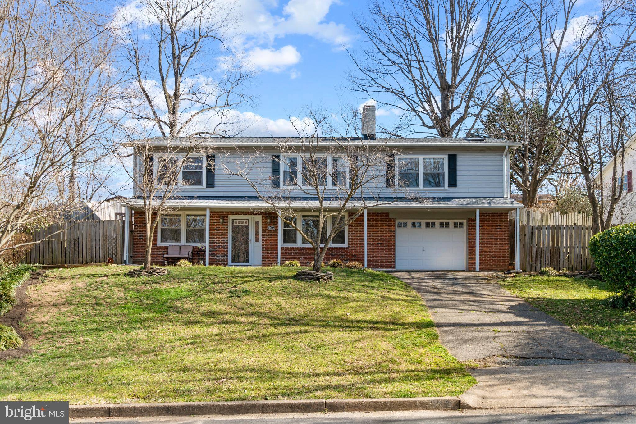 Triangle, VA 22172,19003 RED OAK LN