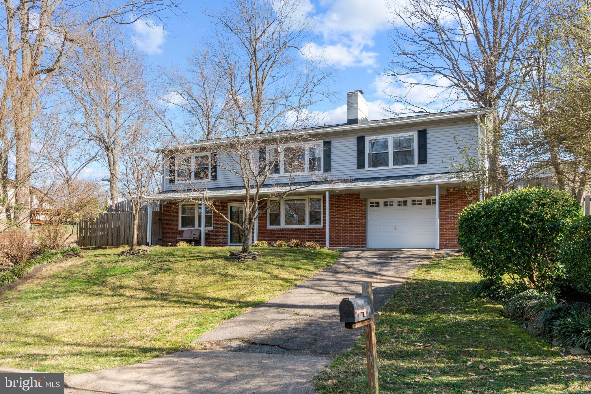 Triangle, VA 22172,19003 RED OAK LN