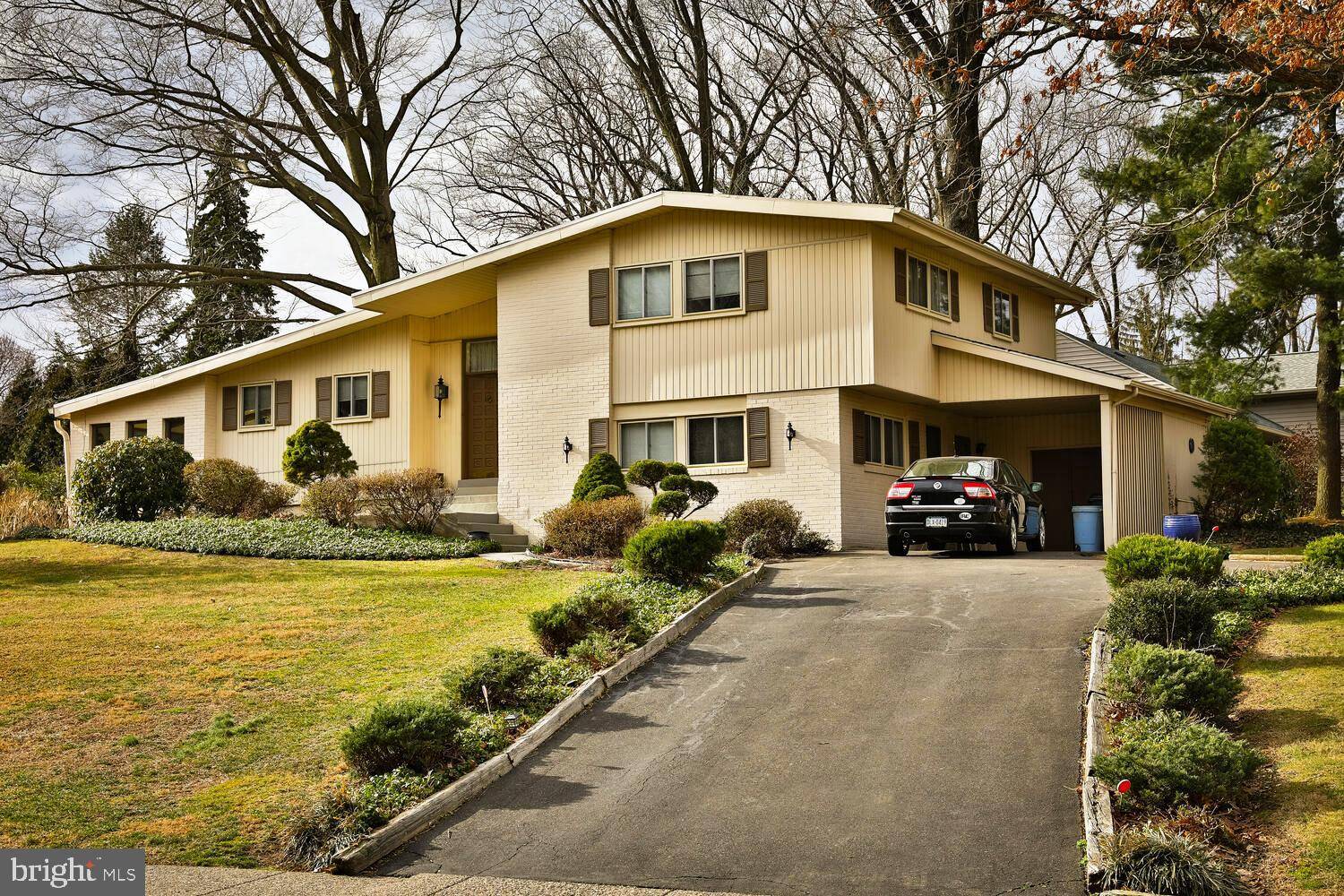 Jenkintown, PA 19046,966 DELENE RD