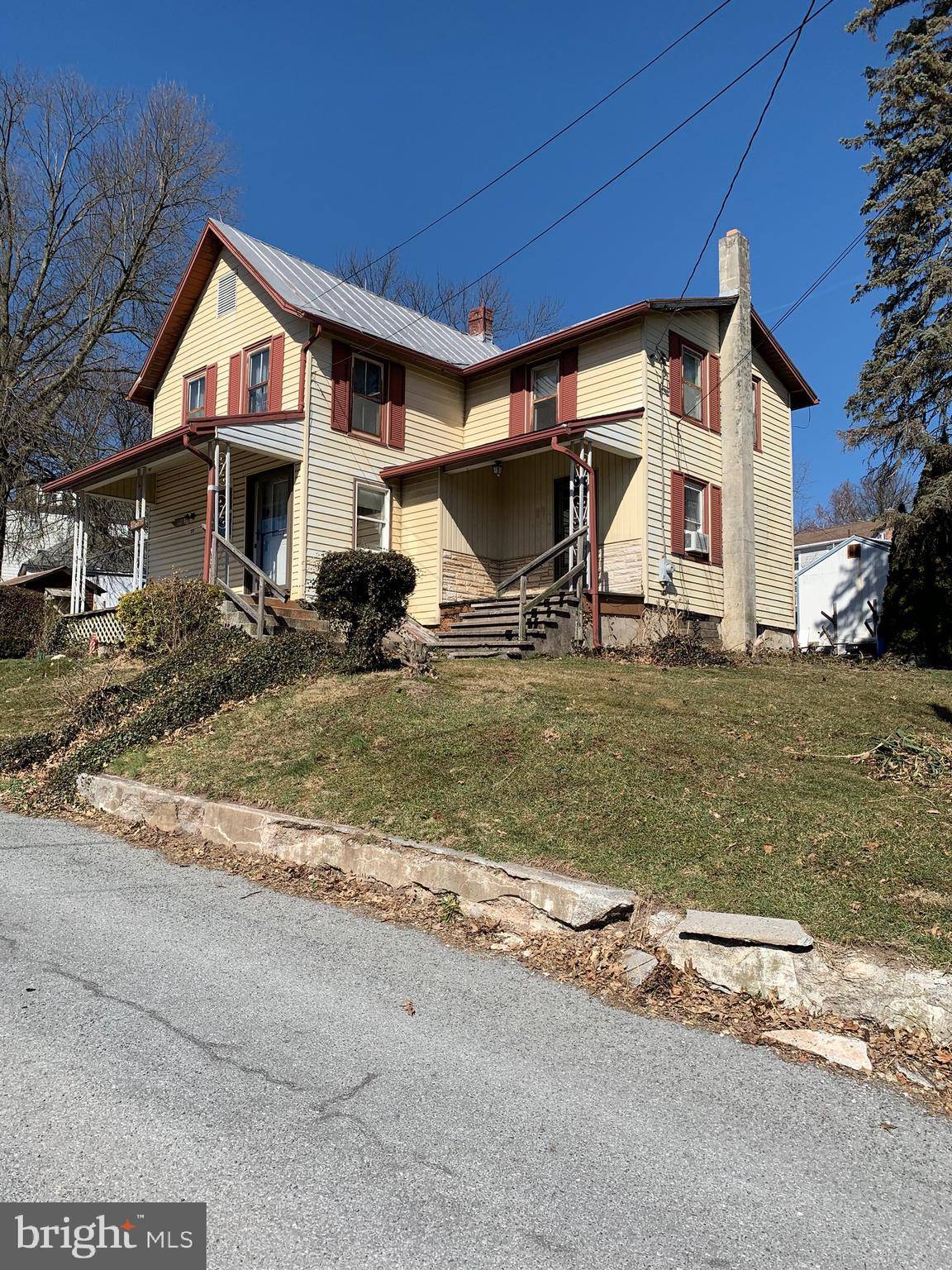 Mohnton, PA 19540,27 PEAR ST