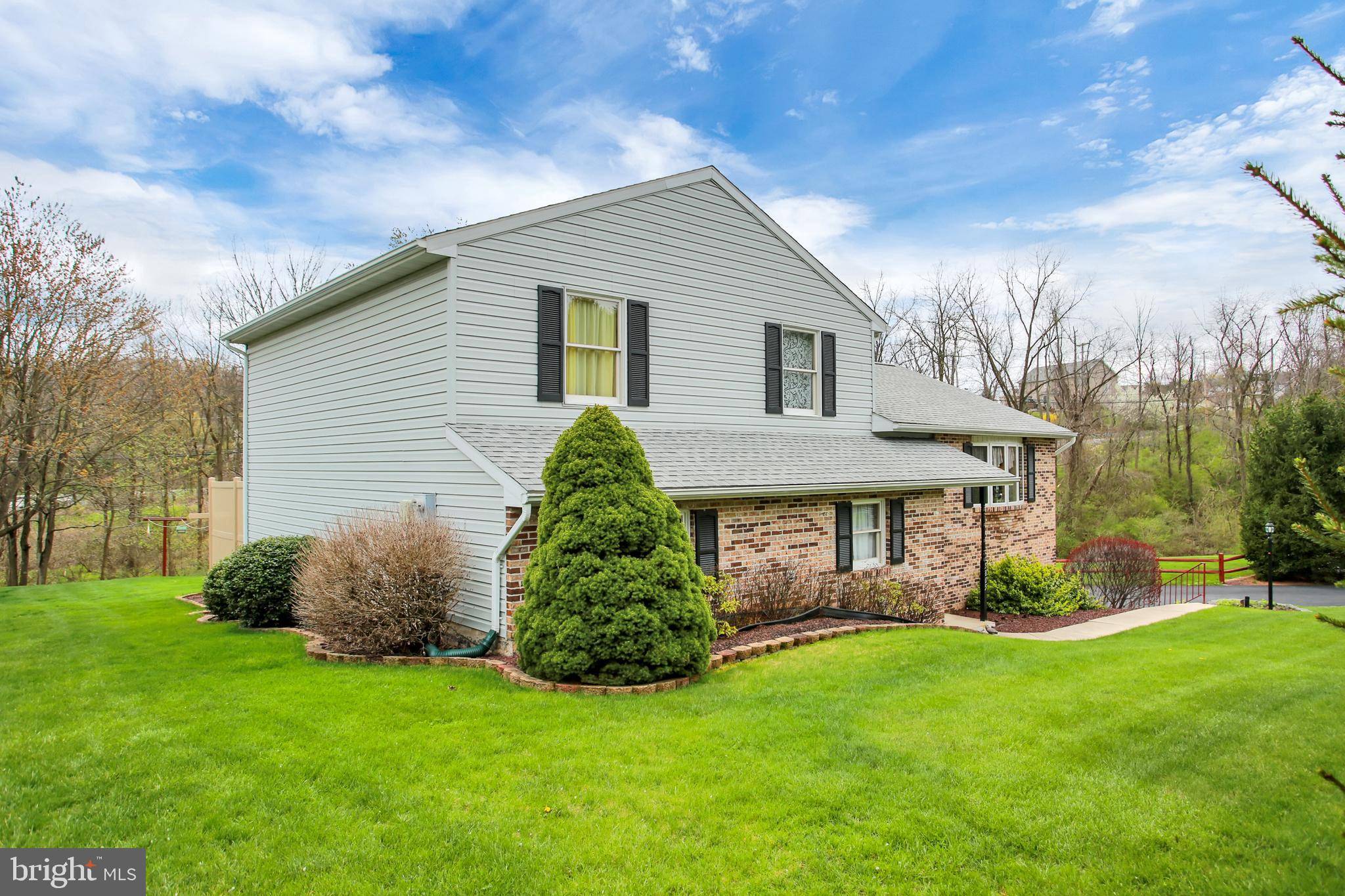 Harrisburg, PA 17111,5805 HILLSBOROUGH CT