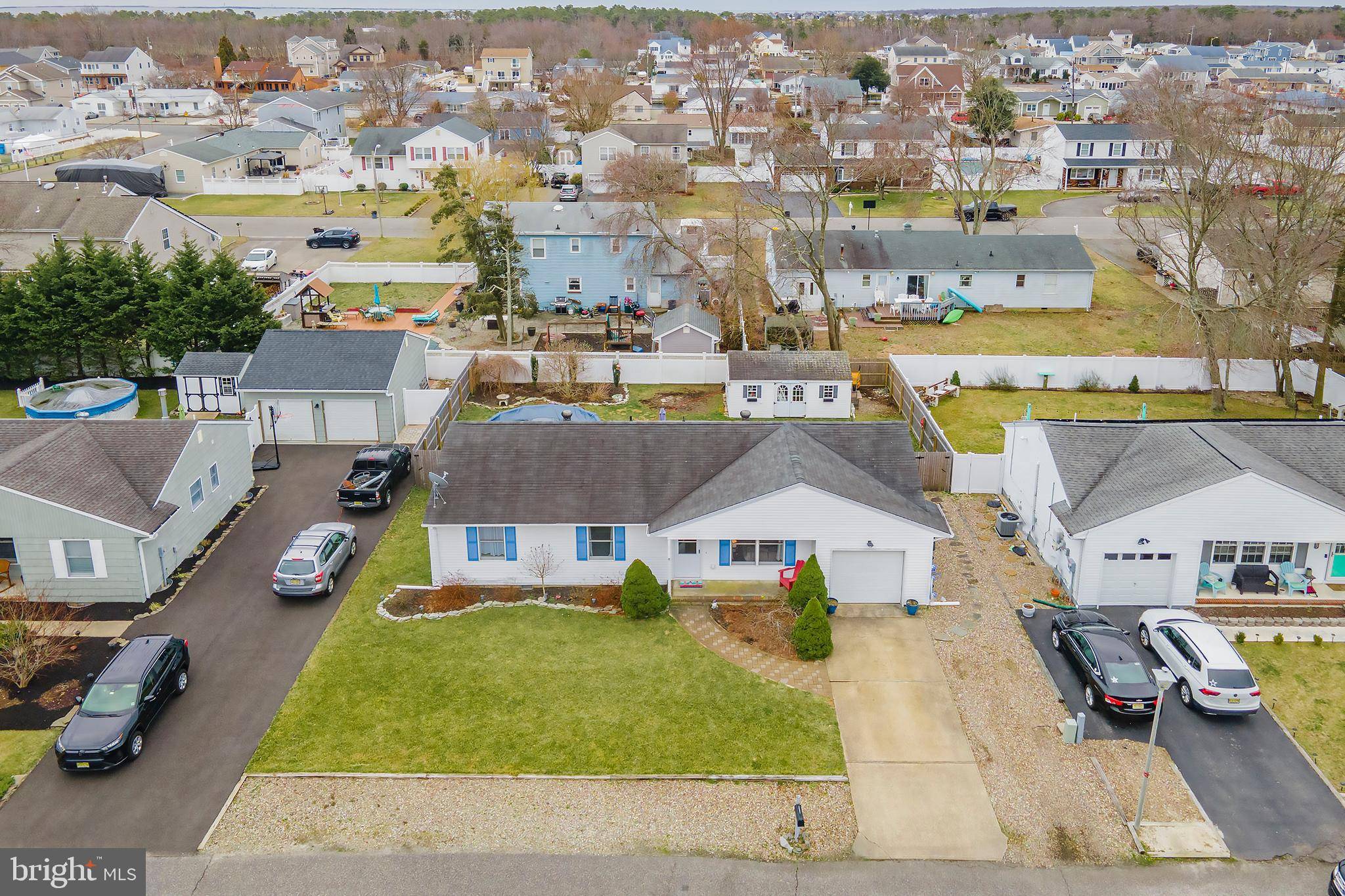 Lanoka Harbor, NJ 08734,709 HAZELTON AVENUE