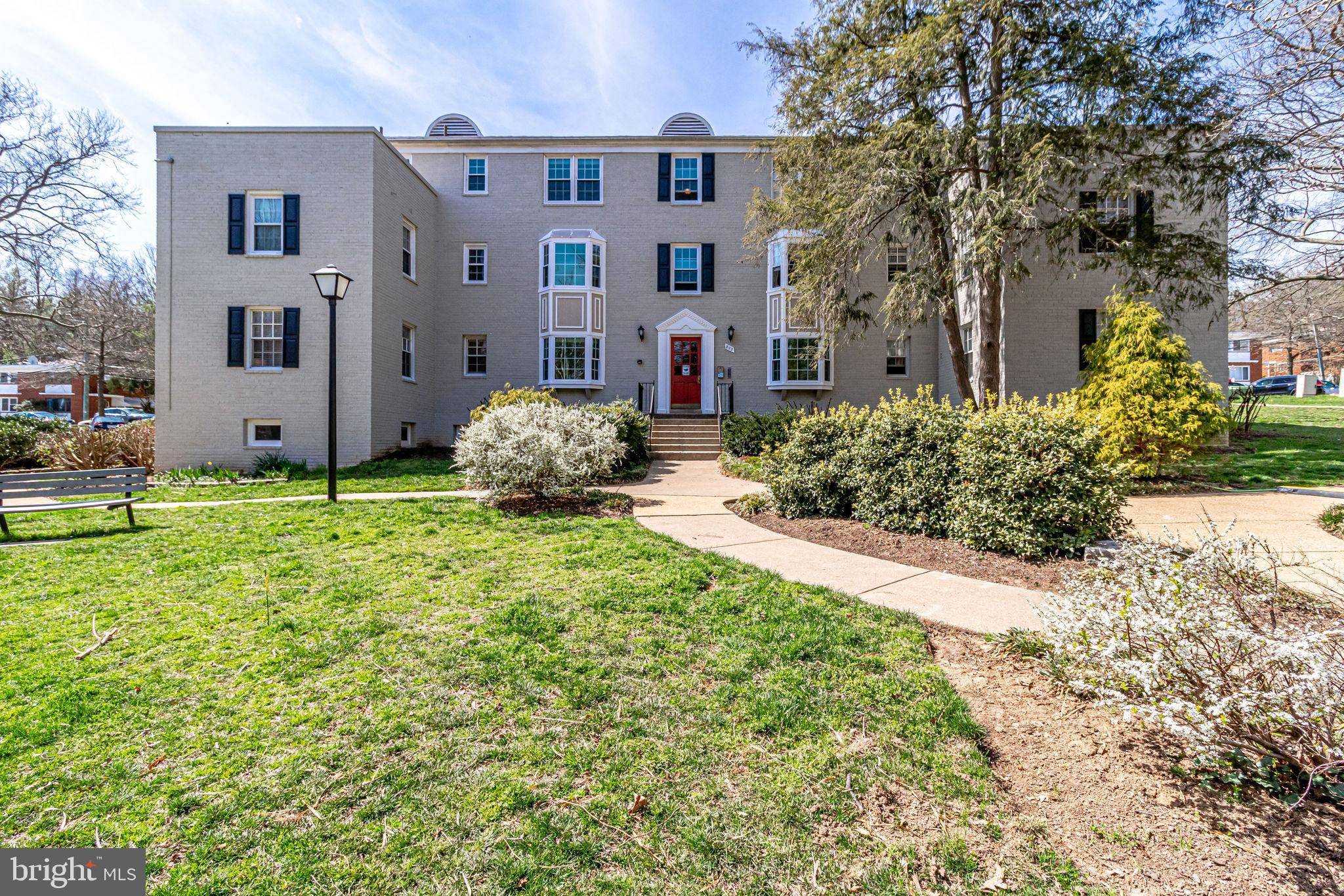 Arlington, VA 22204,822 S ARLINGTON MILL DR #2-101