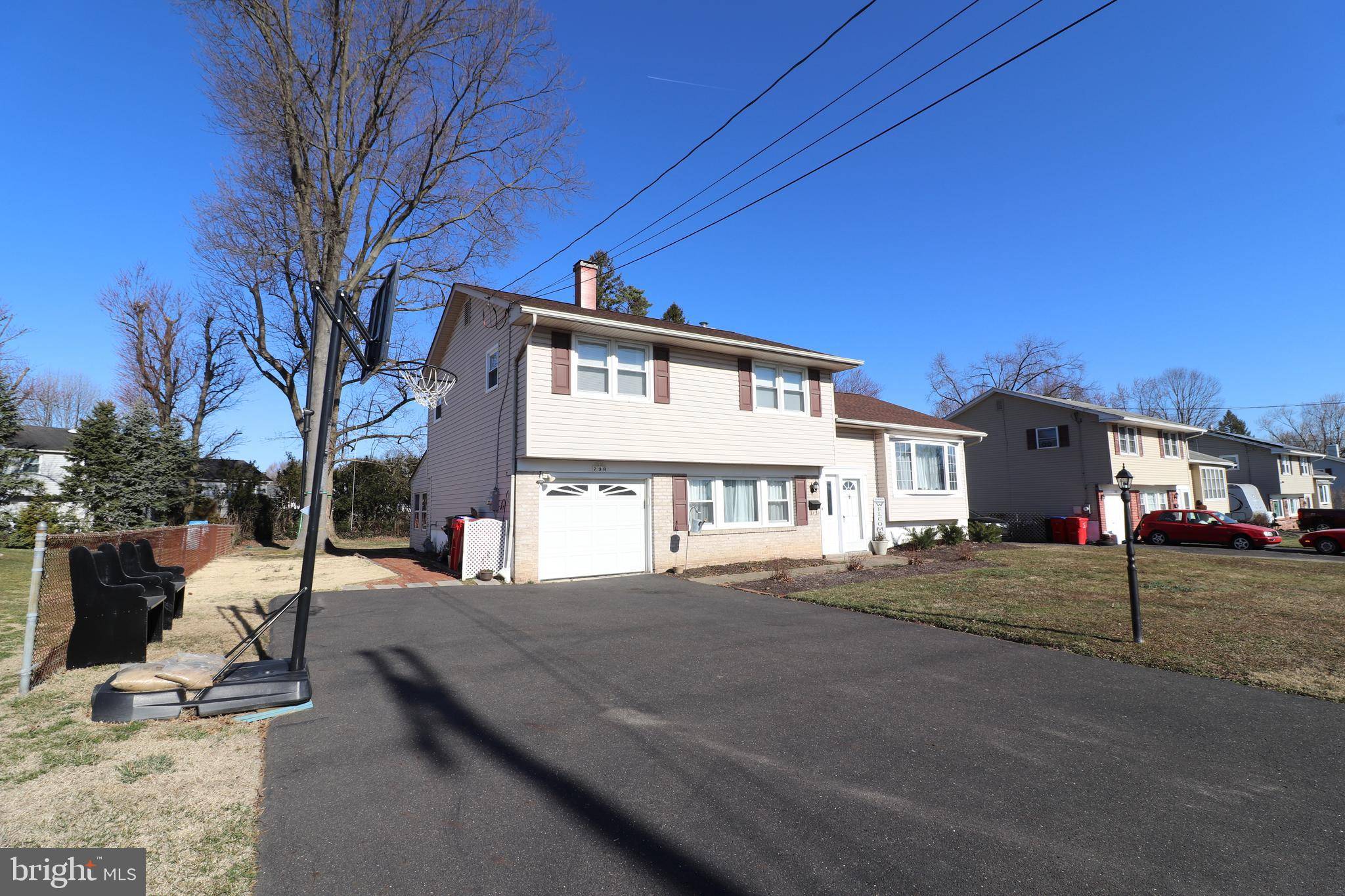 Warminster, PA 18974,738 LONGSTRETH RD