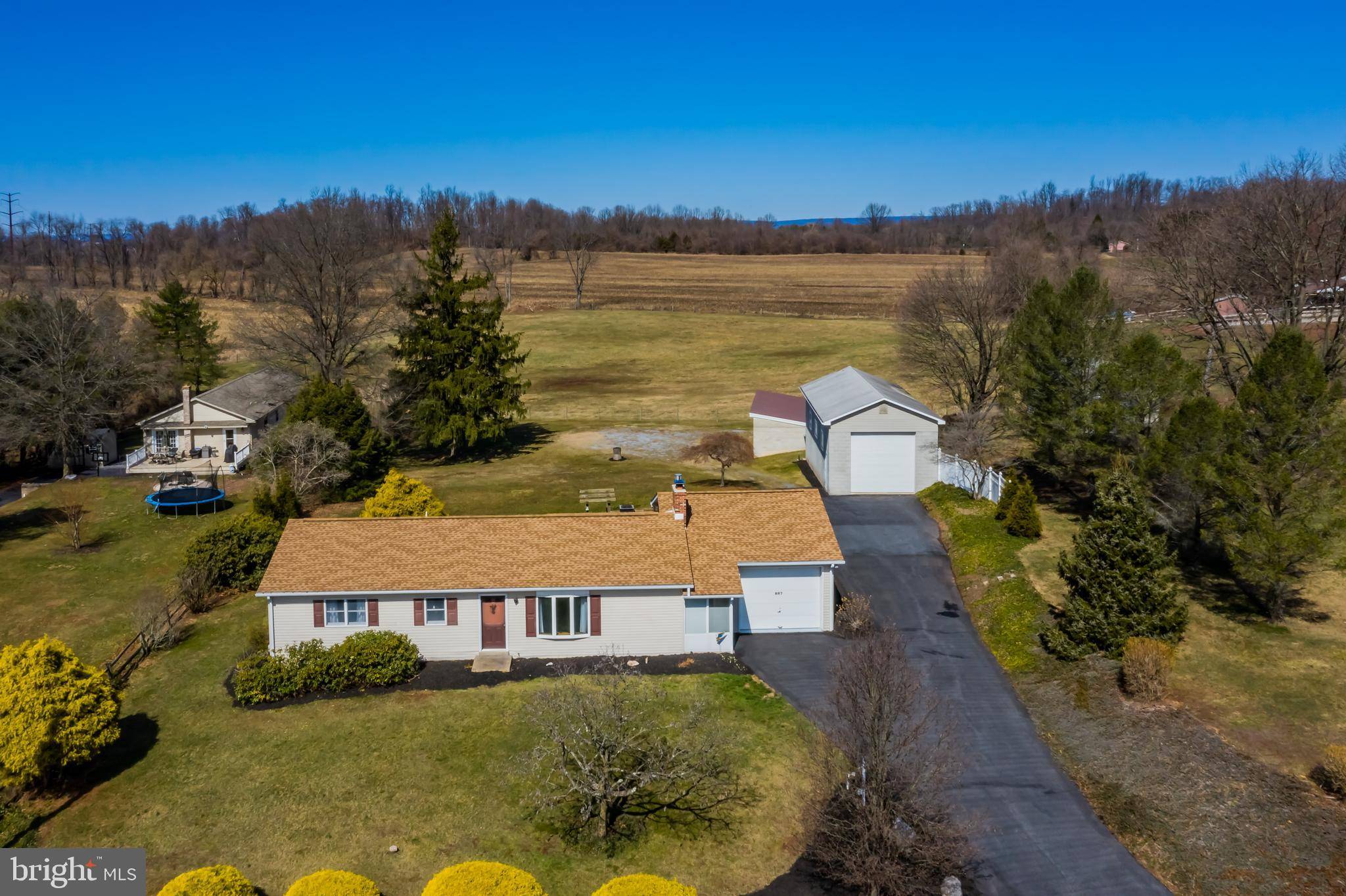 Lewisberry, PA 17339,887 SCHOOL HOUSE LN