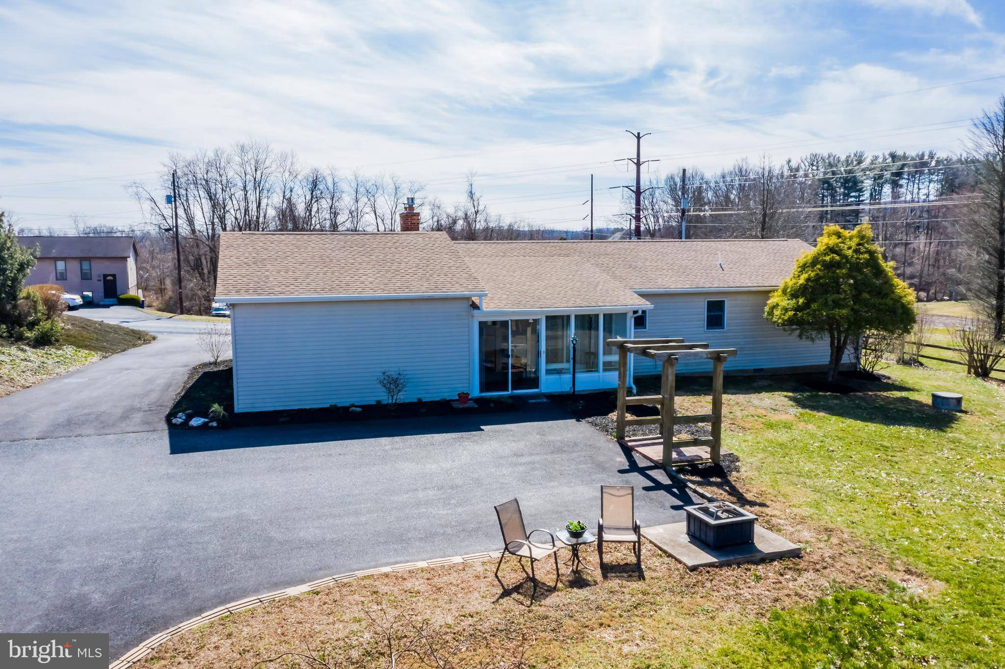 Lewisberry, PA 17339,887 SCHOOL HOUSE LN