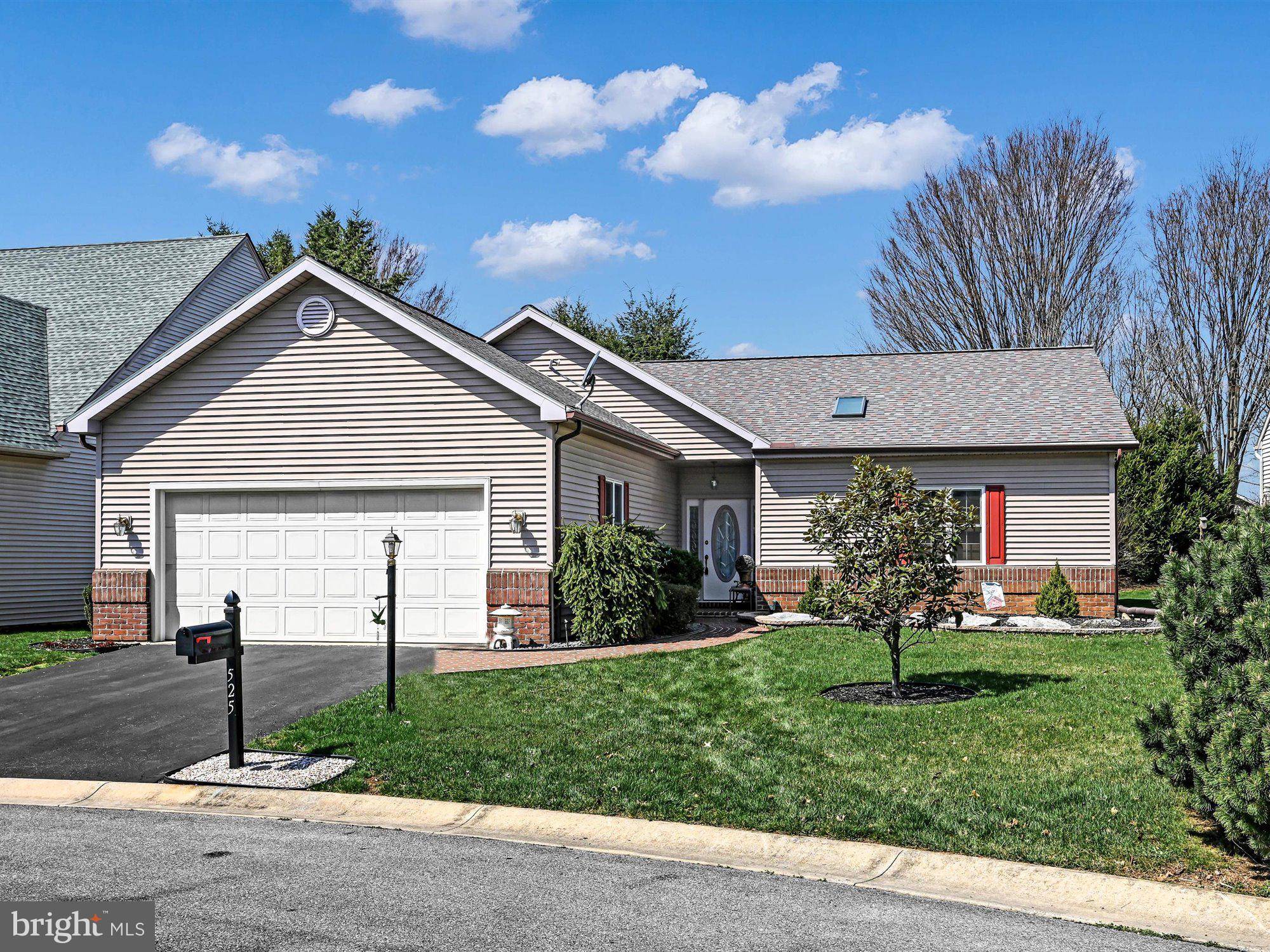 Lebanon, PA 17042,525 WATERSIDE CIR