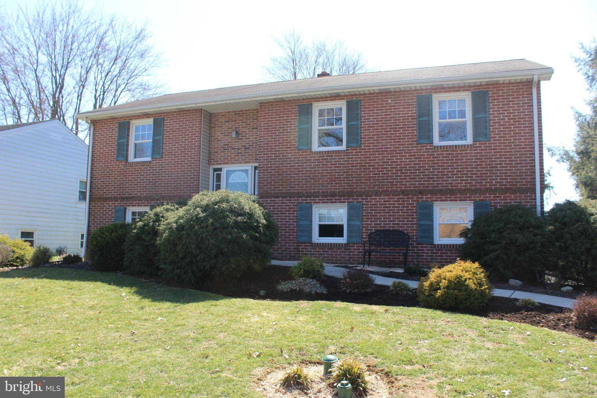 Lancaster, PA 17601,328 LONGMEADOW RD