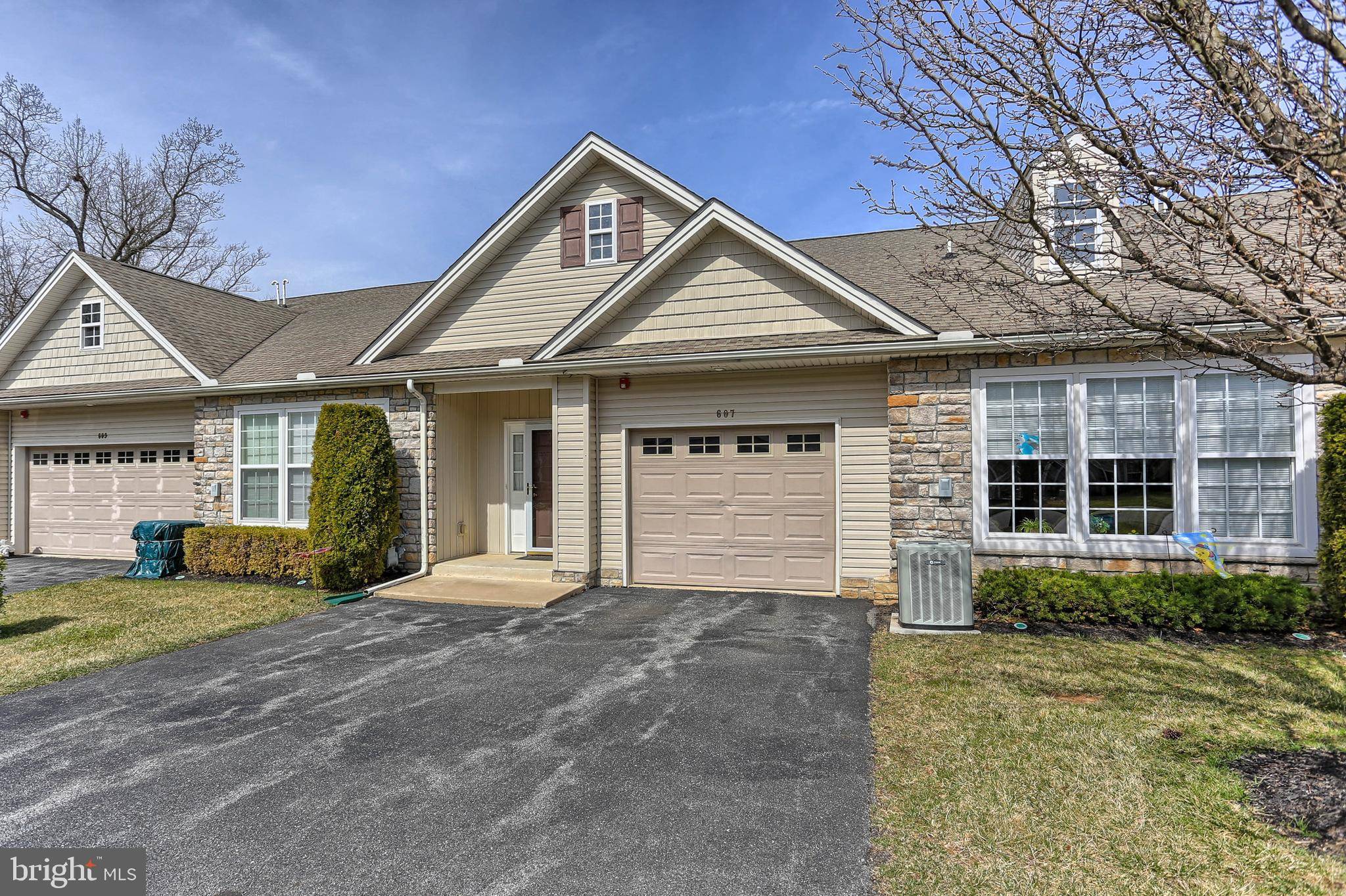 Stewartstown, PA 17363,607 CRESTVIEW LN