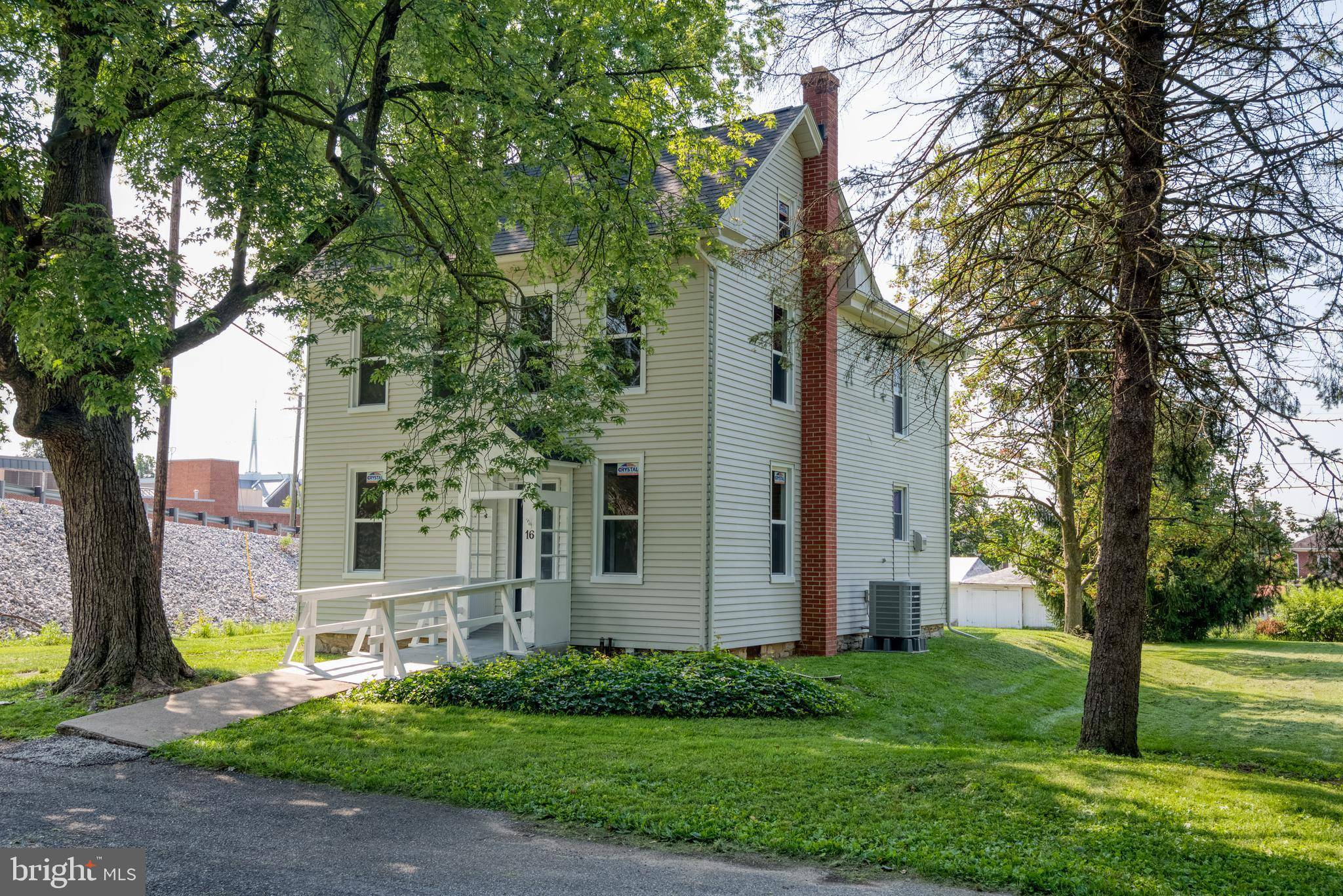 Annville, PA 17003,16 W SUMMIT ST